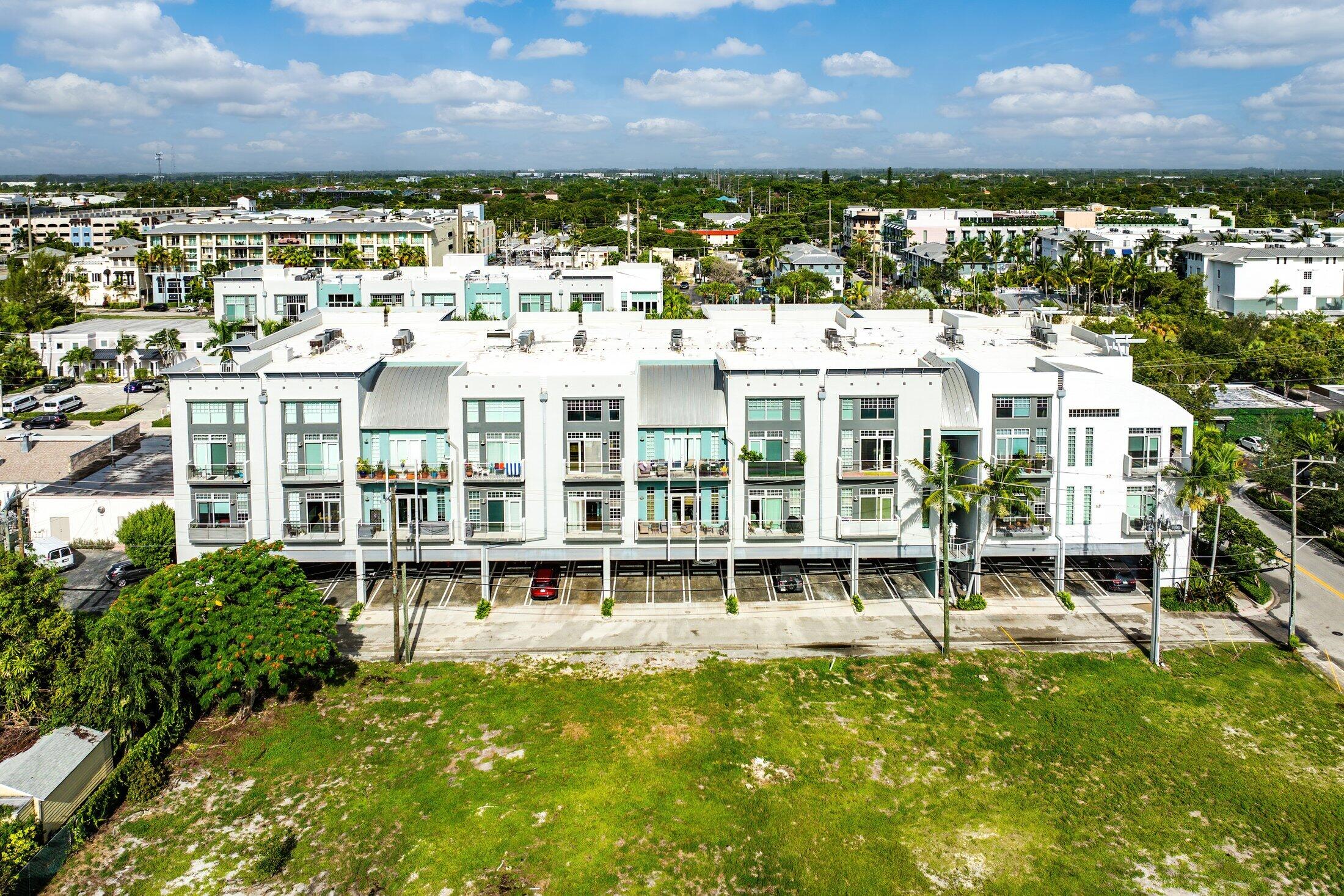 Delray Beach, Florida, 33483, United States, 2 Bedrooms Bedrooms, ,3 BathroomsBathrooms,Residential,For Sale,1907451
