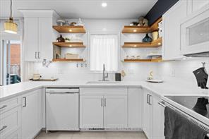 Ottawa, Ontario, K1V 2B2, CA, 3 Bedrooms Bedrooms, ,3 BathroomsBathrooms,Residential,For Sale,2003216