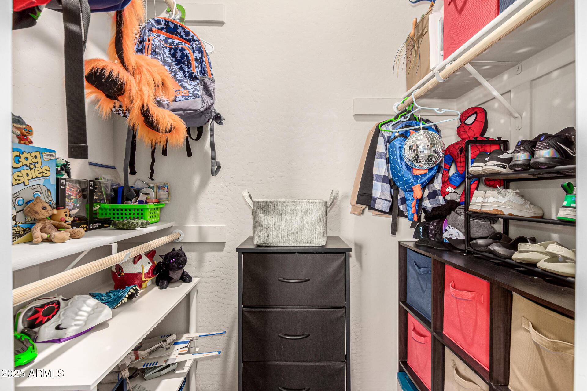 Glendale, Arizona, 85305, United States, 4 Bedrooms Bedrooms, ,5 BathroomsBathrooms,Residential,For Sale,1998004