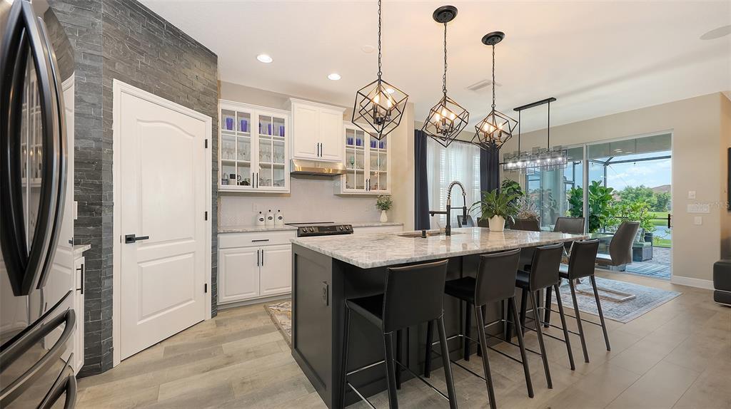 Sarasota, Florida, 34243, United States, 5 Bedrooms Bedrooms, ,4 BathroomsBathrooms,Residential,For Sale,1927282