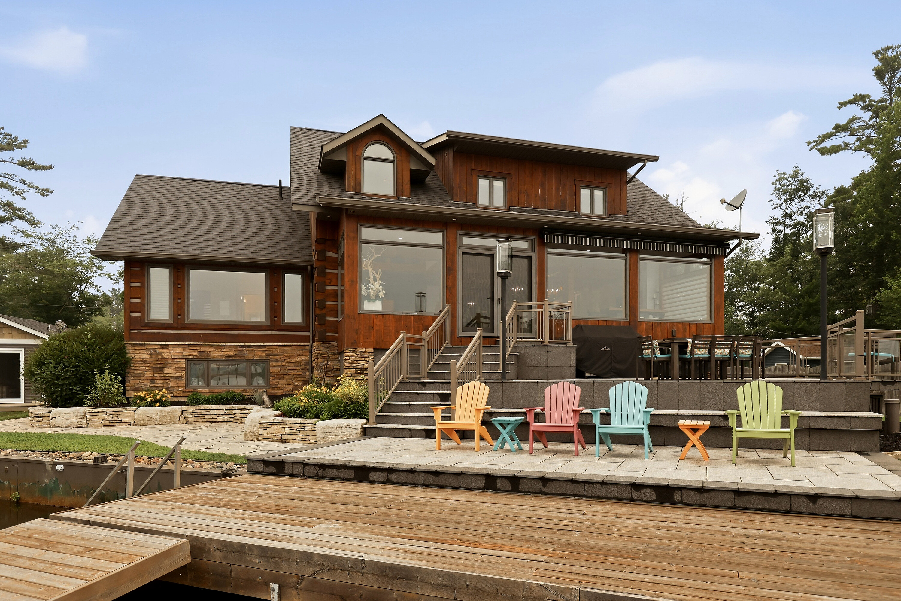  Exceptional Waterfront Home - 物件實景