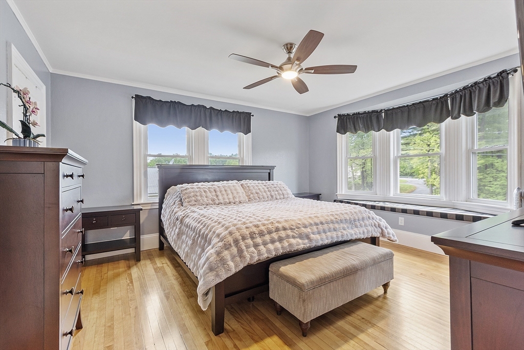 Lunenburg, Massachusetts, 01462, United States, 4 Bedrooms Bedrooms, ,2 BathroomsBathrooms,Residential,For Sale,1876161