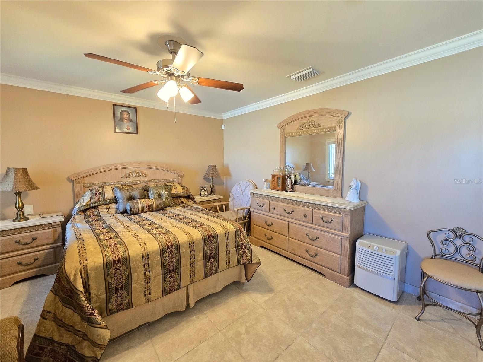 CLEARWATER, Florida, 33765, United States, 5 Bedrooms Bedrooms, ,3 BathroomsBathrooms,Residential,For Sale,2006178