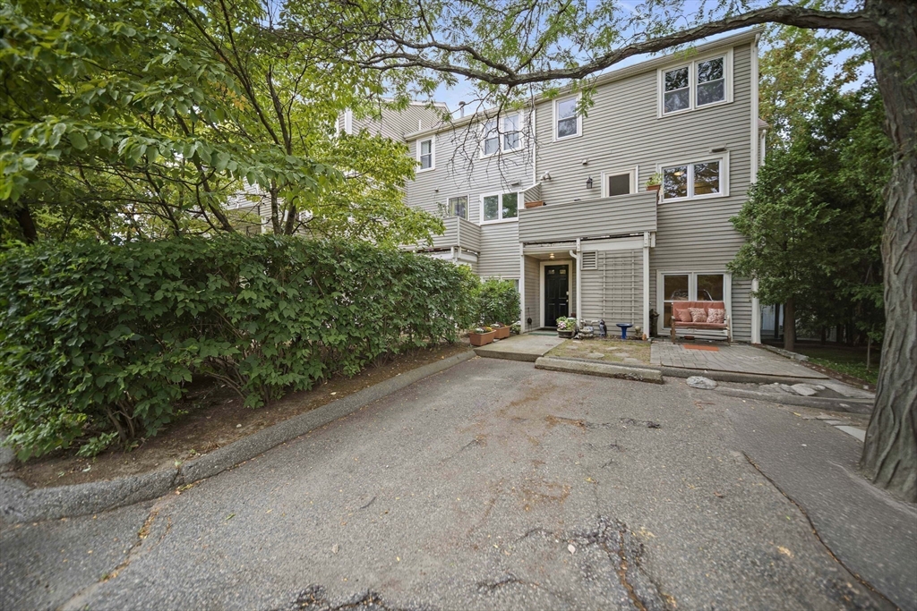 Boston, Massachusetts, 02130, United States, 4 Bedrooms Bedrooms, ,3 BathroomsBathrooms,Residential,For Sale,1925701
