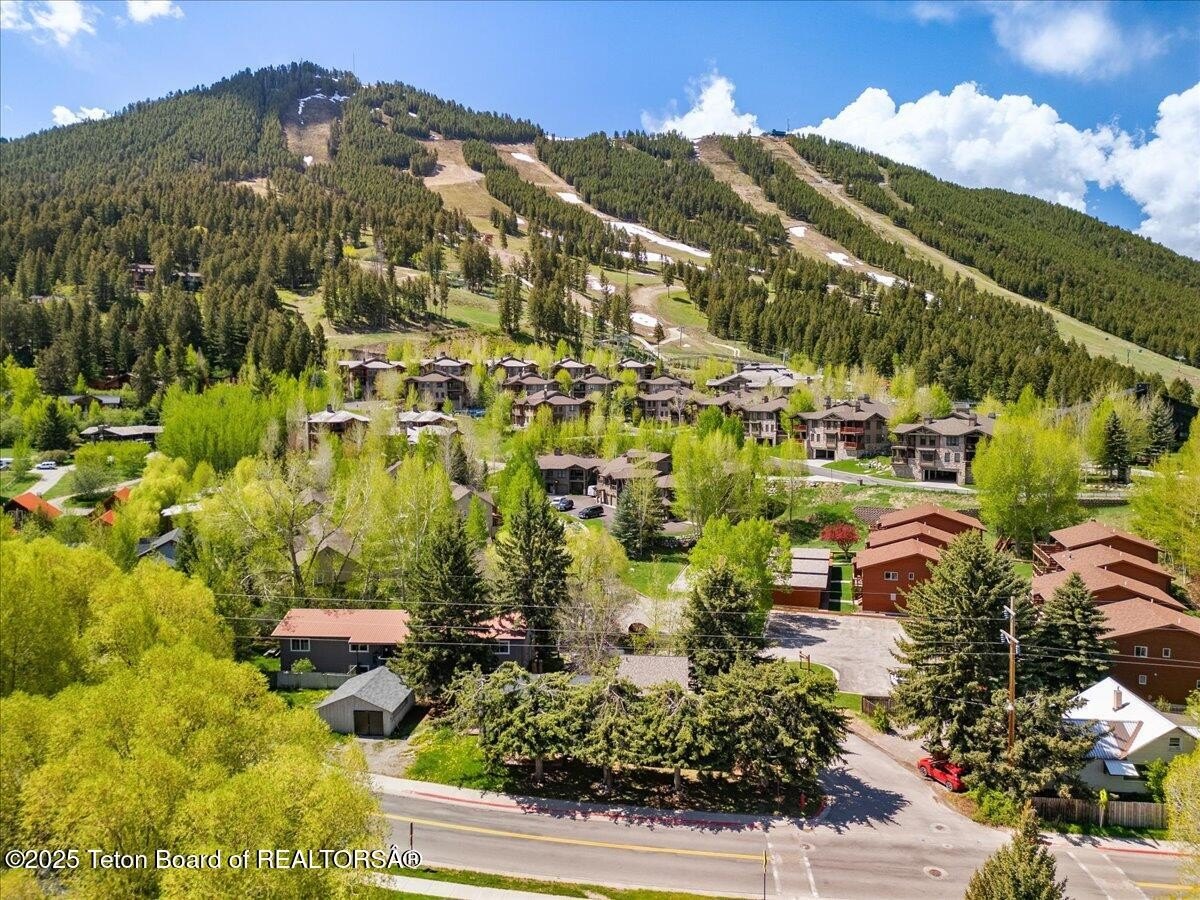 Jackson, Wyoming, 83001, United States, 3 Bedrooms Bedrooms, ,2 BathroomsBathrooms,Residential,For Sale,1979922