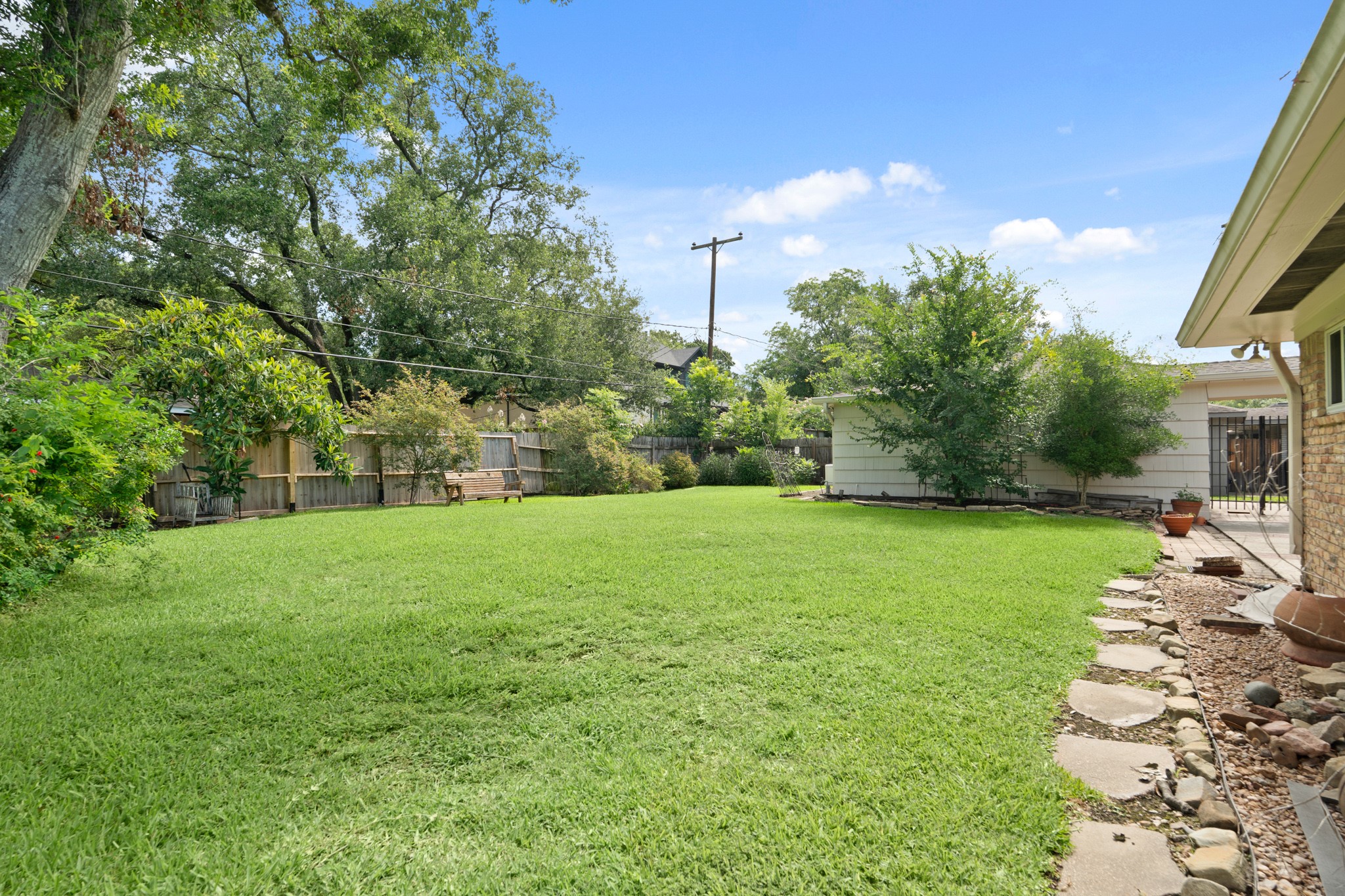 Houston, Texas, 77096, United States, 3 Bedrooms Bedrooms, ,2 BathroomsBathrooms,Residential,For Sale,1998285