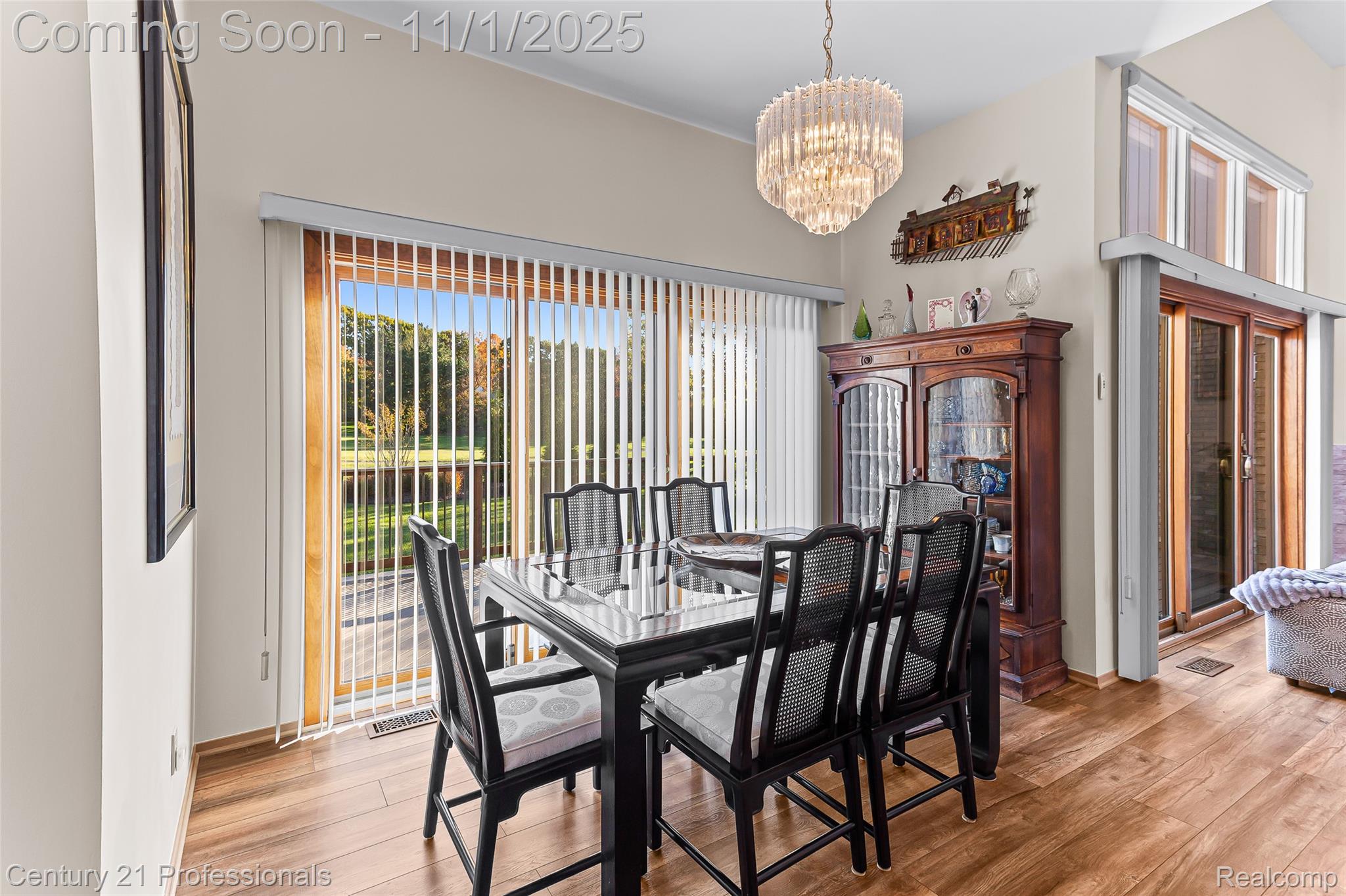 FarmingtonHills, Michigan, 48331, United States, 3 Bedrooms Bedrooms, ,3 BathroomsBathrooms,Residential,For Sale,1983371