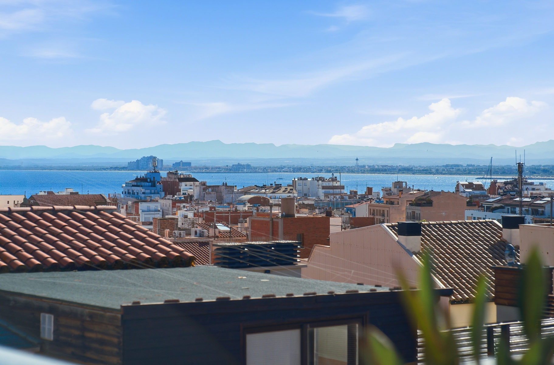  Contemporary penthouse duplex with terrace and partial sea view in Roses - 物件實景