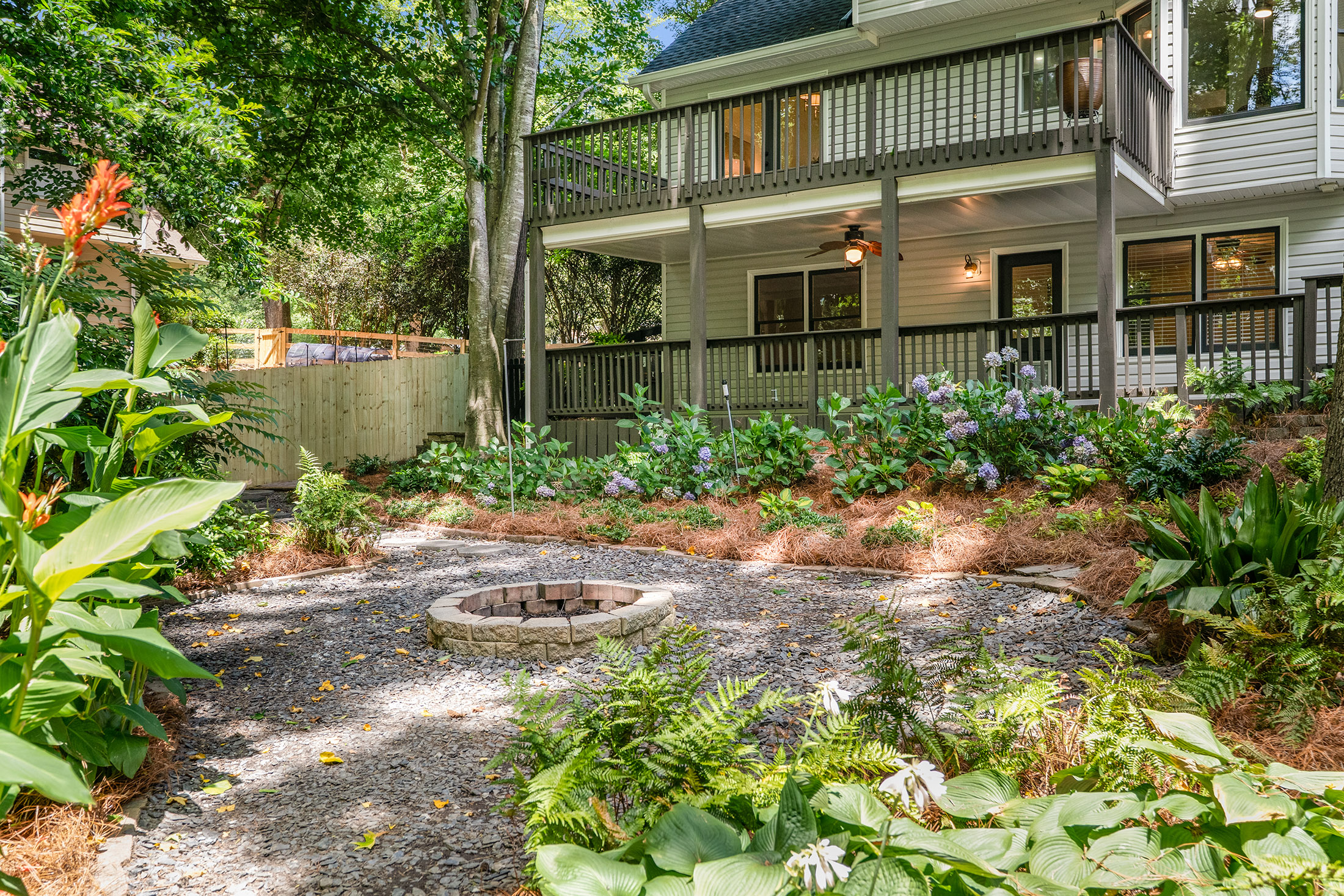  Exceptional Value in Mannings Ridge with Major Updates Throughout - 物件實景