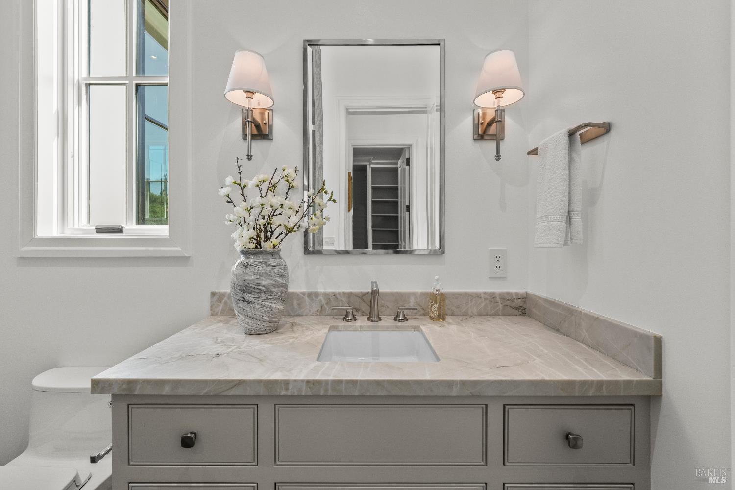 St. Helena, California, 94574, United States, 4 Bedrooms Bedrooms, ,5 BathroomsBathrooms,Residential,For Sale,1942267