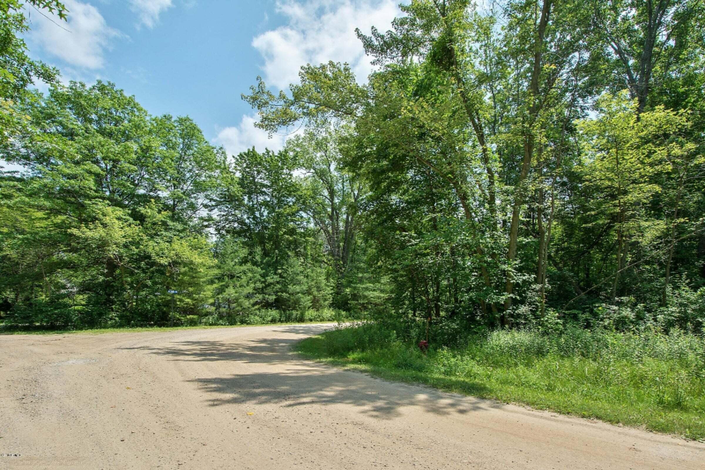 Union Pier, Michigan, 49129, United States, 3 Bedrooms Bedrooms, ,2 BathroomsBathrooms,Residential,For Sale,1988971