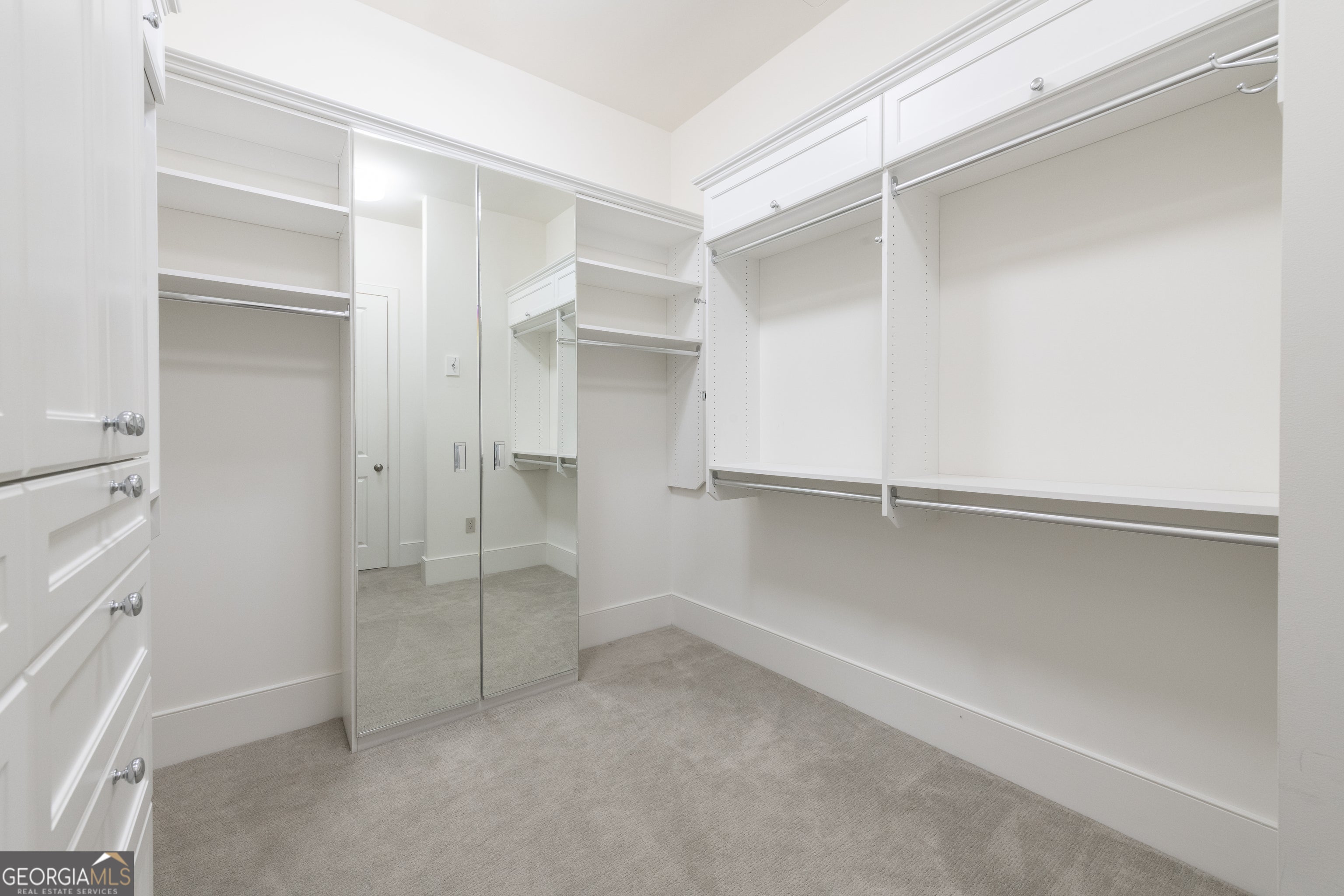 Atlanta, Georgia, 30326, United States, 3 Bedrooms Bedrooms, ,4 BathroomsBathrooms,Residential,For Sale,1858951