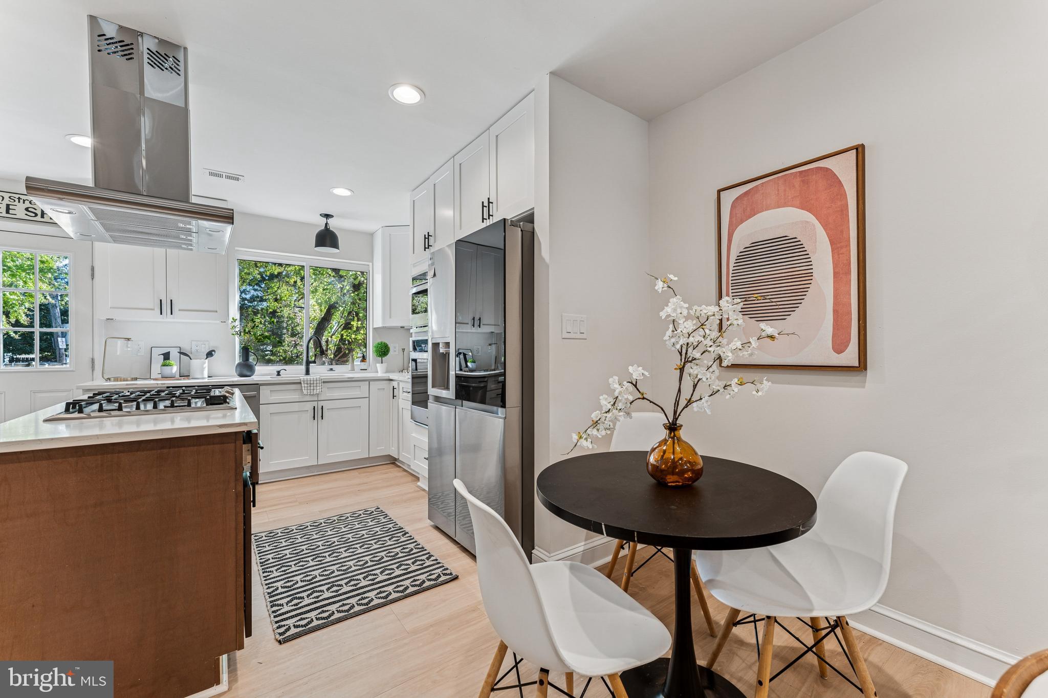 Alexandria, Virginia, 22305, United States, 2 Bedrooms Bedrooms, ,2 BathroomsBathrooms,Residential,For Sale,1974640