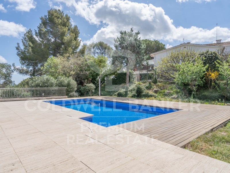 Barcelona, Cerdanyola del Vall?s, Bellaterra Barce, Cerdanyola del Vallès, Catalonia, ES, 9 Bedrooms Bedrooms, ,6 BathroomsBathrooms,Residential,For Sale,Barcelona, Cerdanyola del Vall?s, Bellaterra Barce,1481961