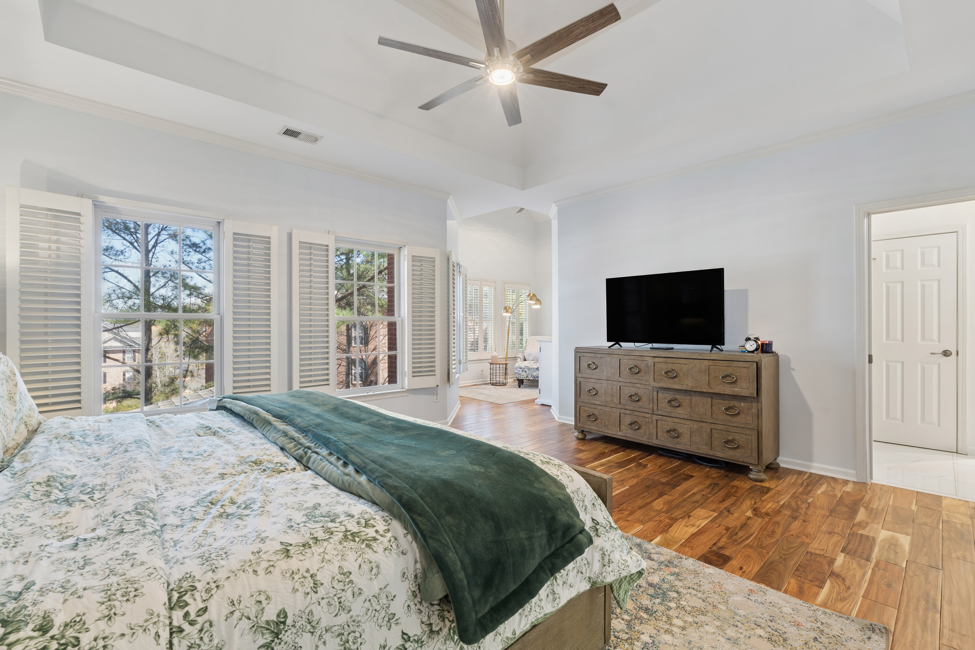  Elegant and Light-filled Townhome in Gated Olde Ivy at Vinings Community - 物件實景