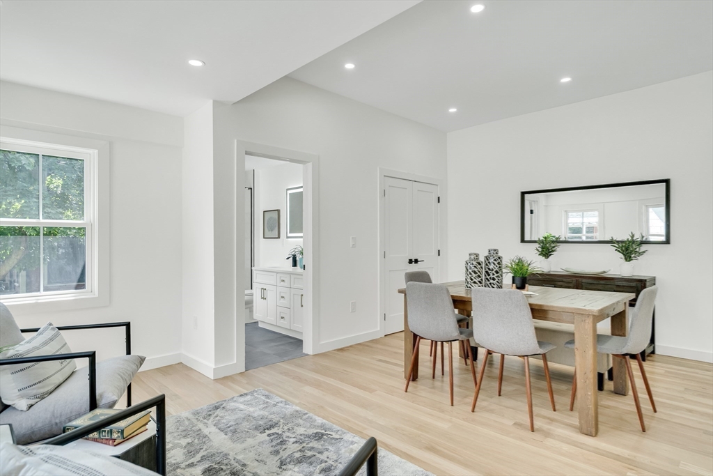 Cambridge, Massachusetts, 02139, United States, 4 Bedrooms Bedrooms, ,5 BathroomsBathrooms,Residential,For Sale,1891277