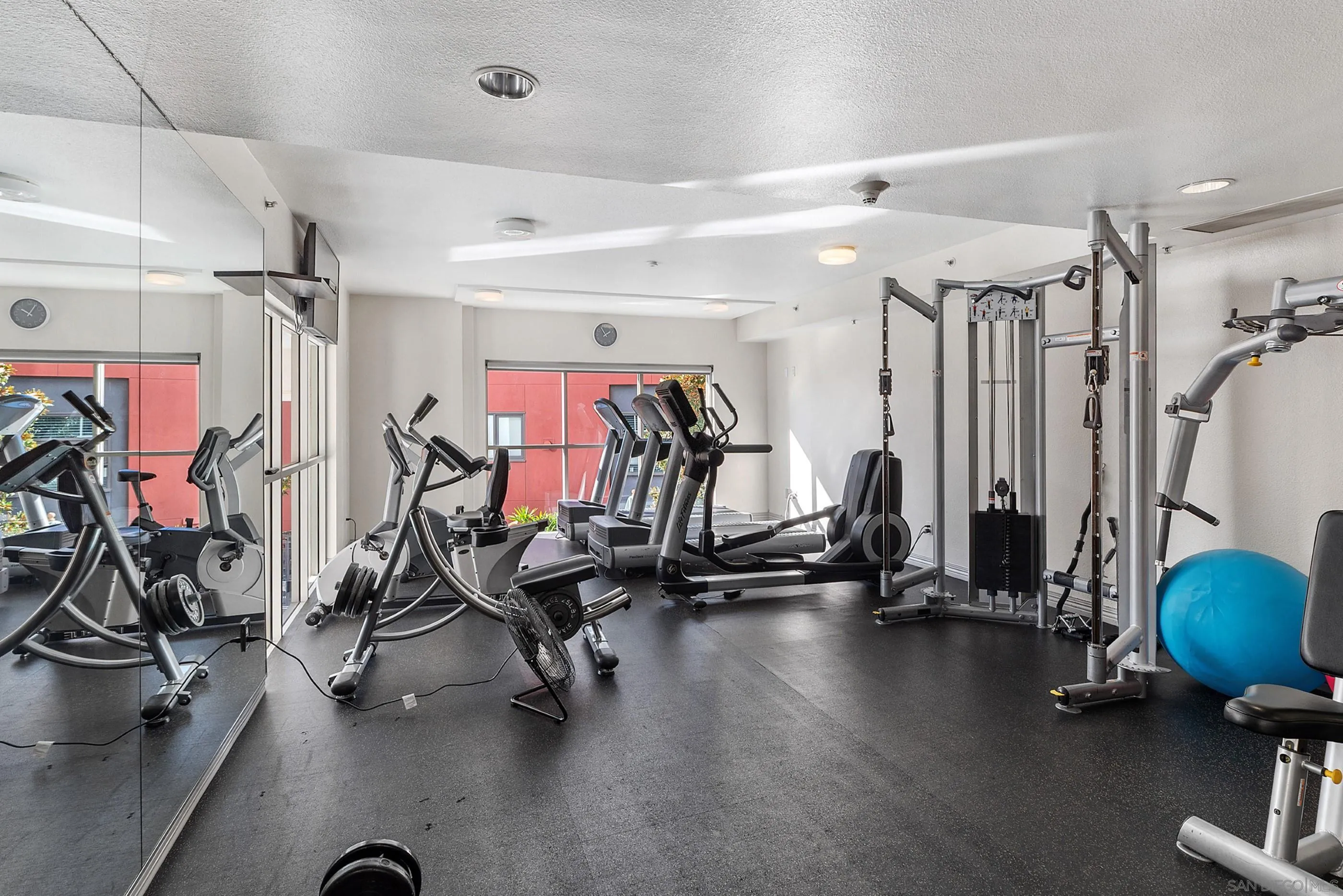 San Diego, California, 92101, United States, 1 Bedroom Bedrooms, ,1 BathroomBathrooms,Residential,For Sale,1999122