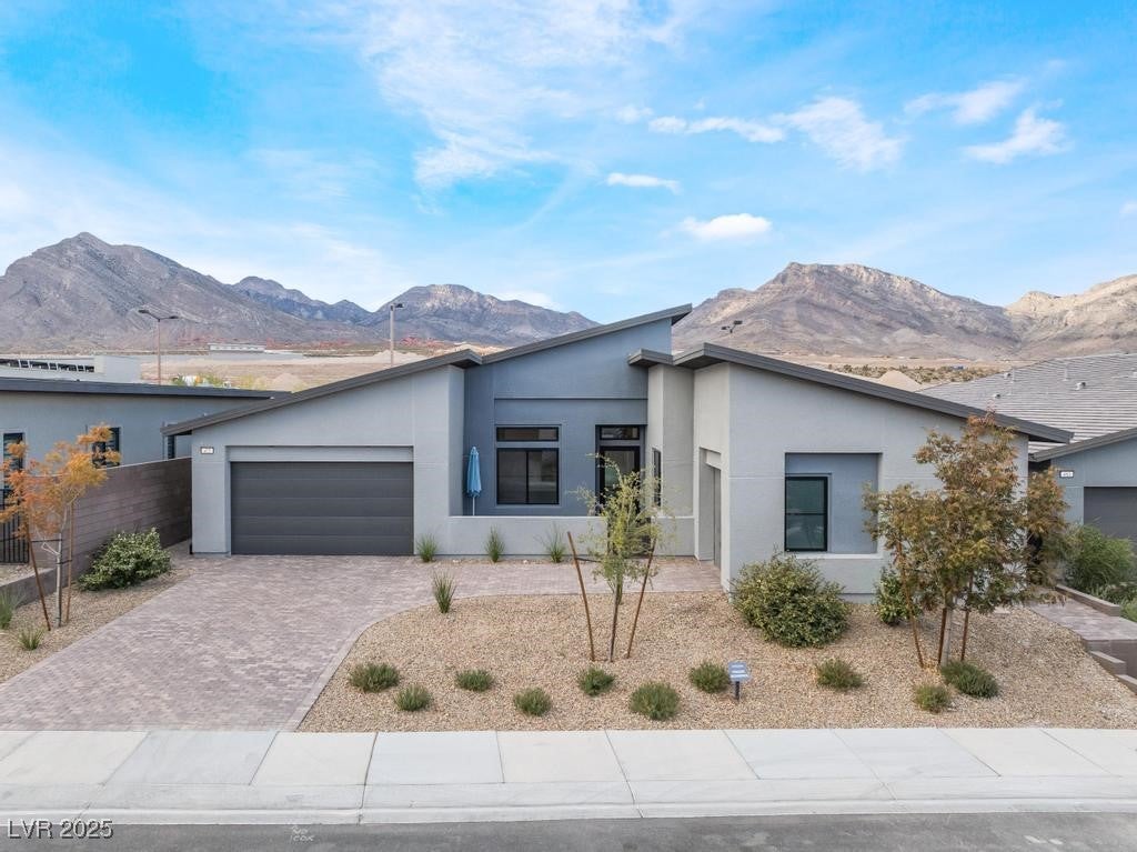 Las Vegas, Nevada, 89138, United States, 4 Bedrooms Bedrooms, ,4 BathroomsBathrooms,Residential,For Sale,1900664