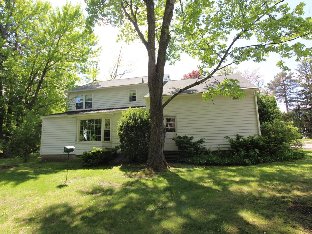 Burlington, Vermont, 05401, United States, 4 Bedrooms Bedrooms, ,2 BathroomsBathrooms,Residential,For Sale,1838710