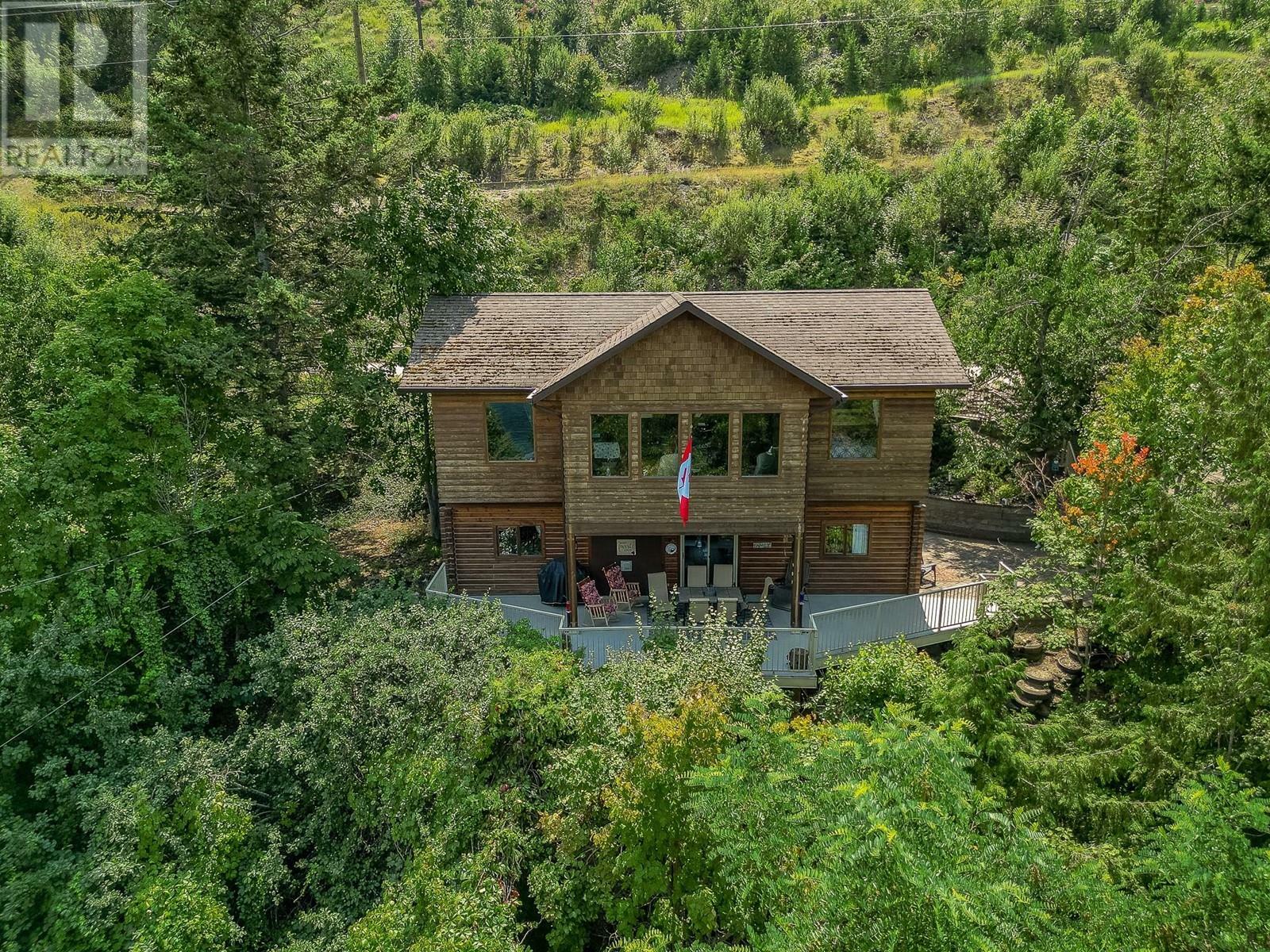 SICAMOUS, British Columbia, V0E 2V0, CA, 4 Bedrooms Bedrooms, ,3 BathroomsBathrooms,Residential,For Sale,1837612