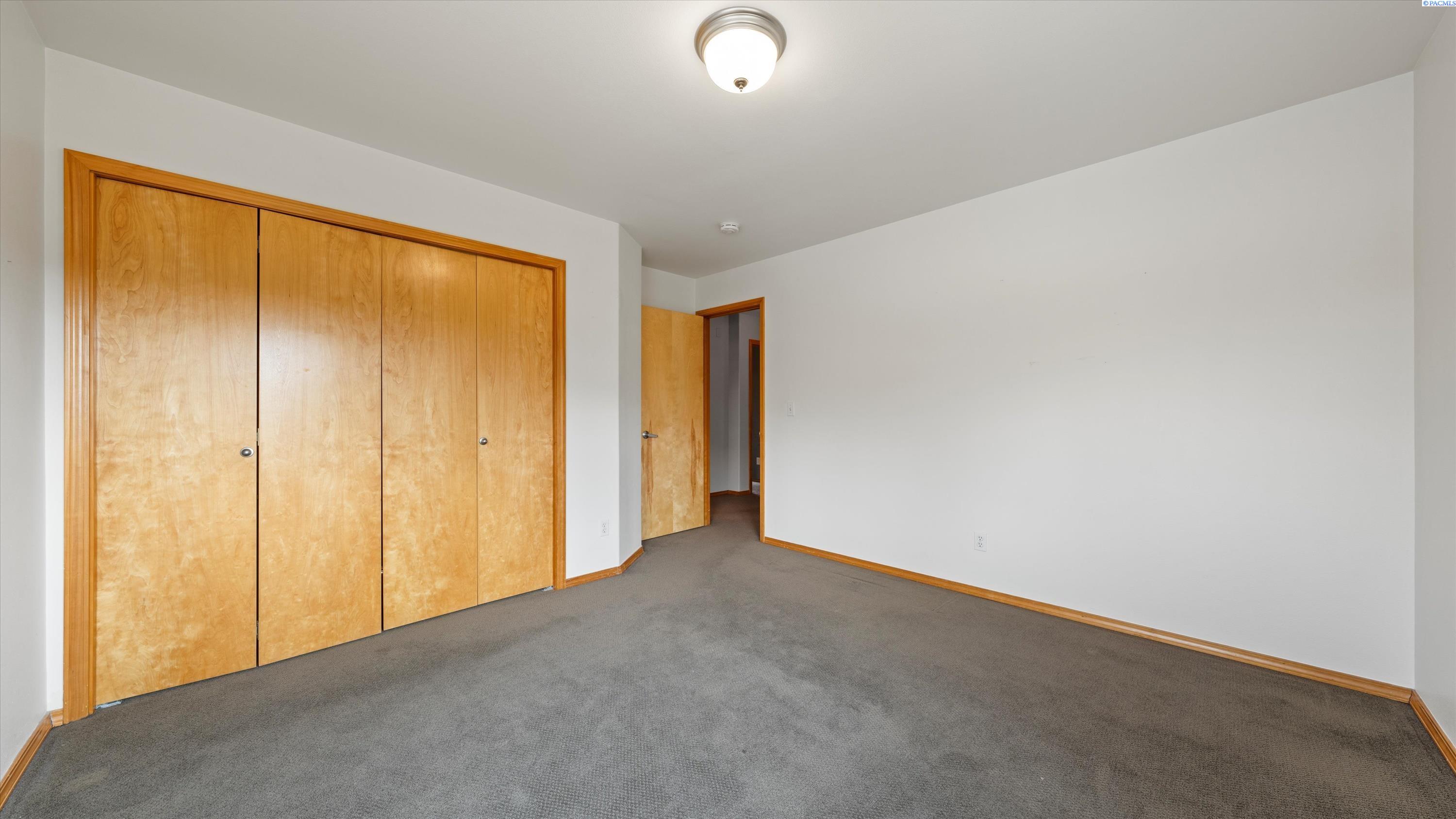 Richland, Washington, 99352, United States, 4 Bedrooms Bedrooms, ,3 BathroomsBathrooms,Residential,For Sale,1940830