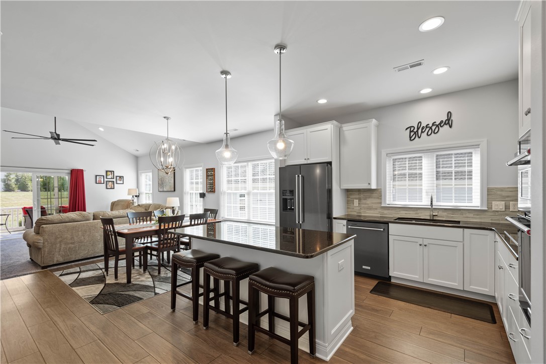 Canonsburg, Pennsylvania, 15317, United States, 2 Bedrooms Bedrooms, ,2 BathroomsBathrooms,Residential,For Sale,2008615