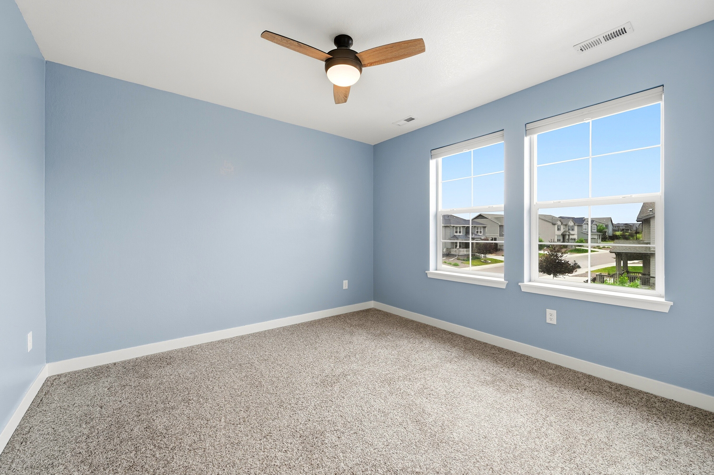 Thornton, Colorado, 80602, United States, 4 Bedrooms Bedrooms, ,2 BathroomsBathrooms,Residential,For Sale,2048657