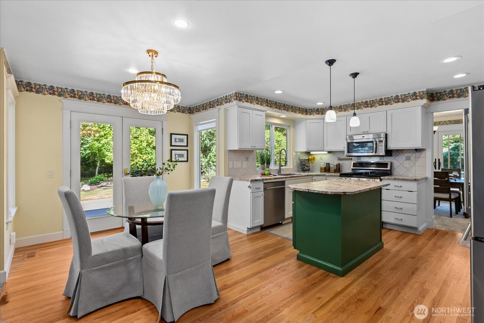 Woodinville, Washington, 98072, United States, 4 Bedrooms Bedrooms, ,2 BathroomsBathrooms,Residential,For Sale,1979397