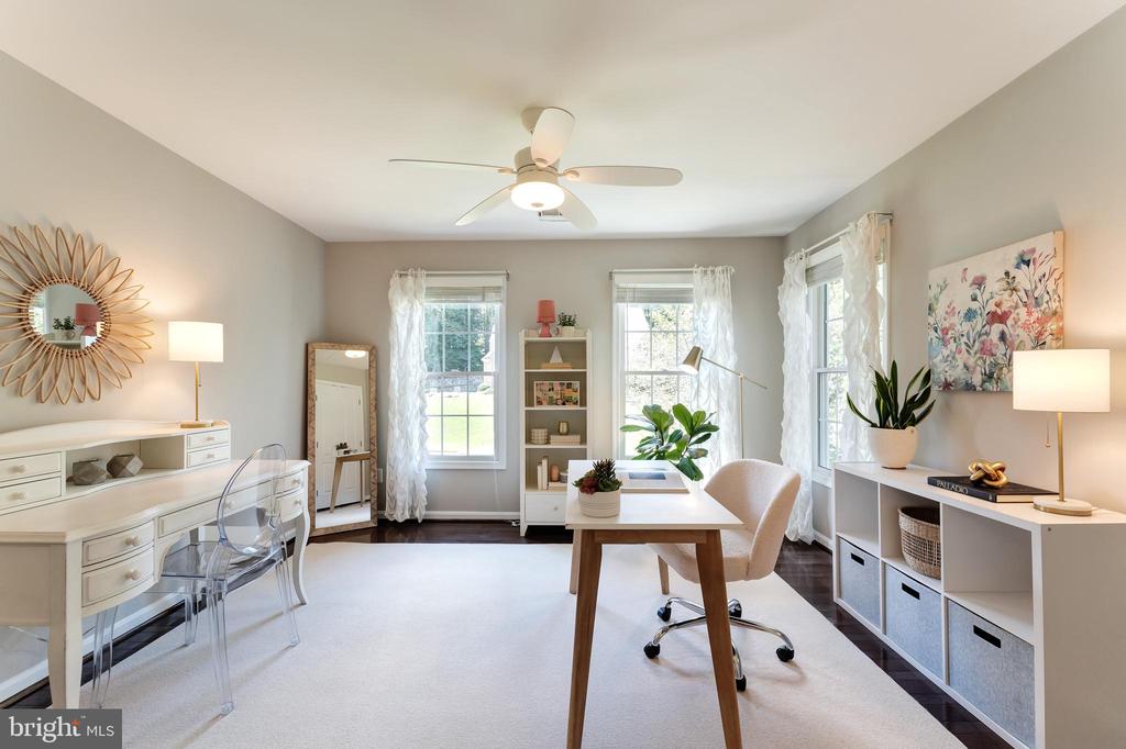 Vienna, Virginia, 22182, United States, 5 Bedrooms Bedrooms, ,6 BathroomsBathrooms,Residential,For Sale,1943879