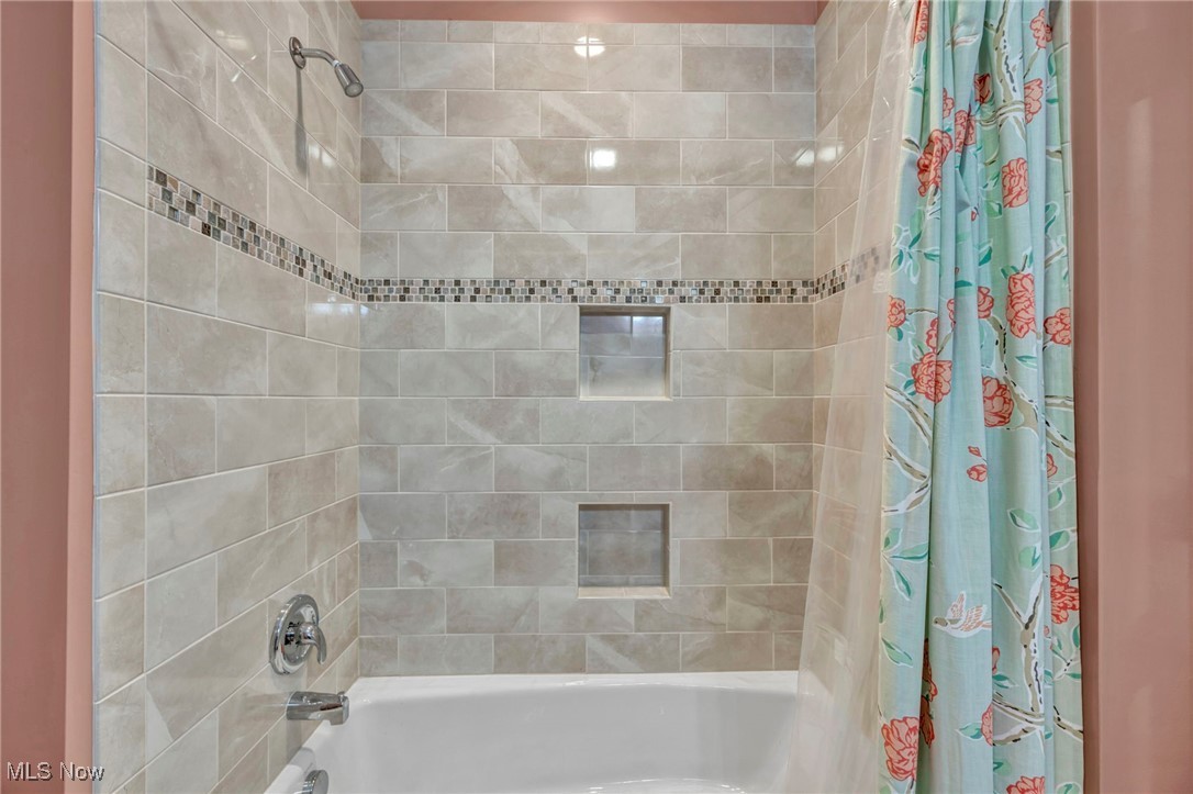 Lagrange, Ohio, 44050, United States, 3 Bedrooms Bedrooms, ,4 BathroomsBathrooms,Residential,For Sale,1795414