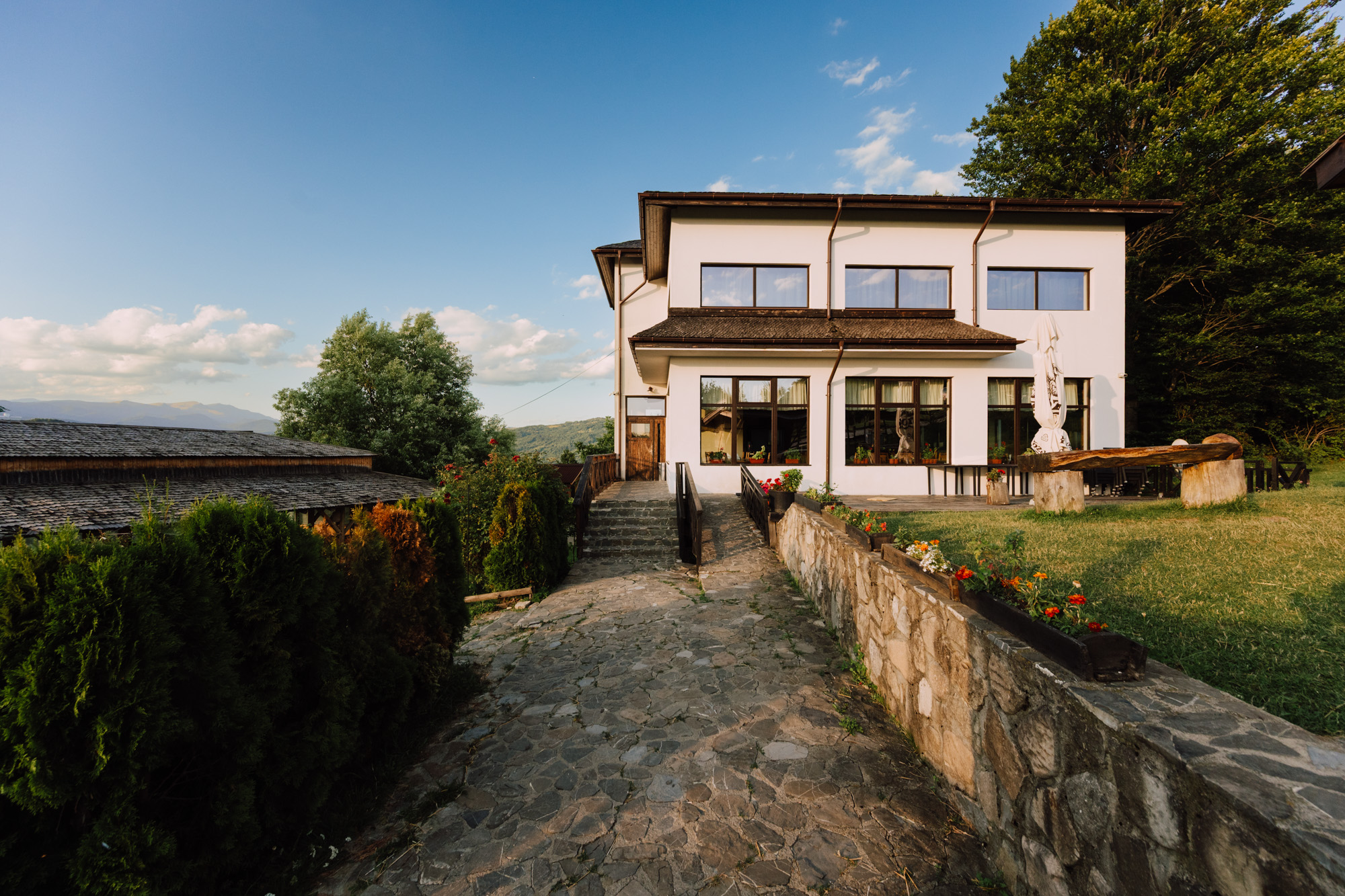  A Private Retreat in the Foothills of the Bucegi Mountains - 物件實景