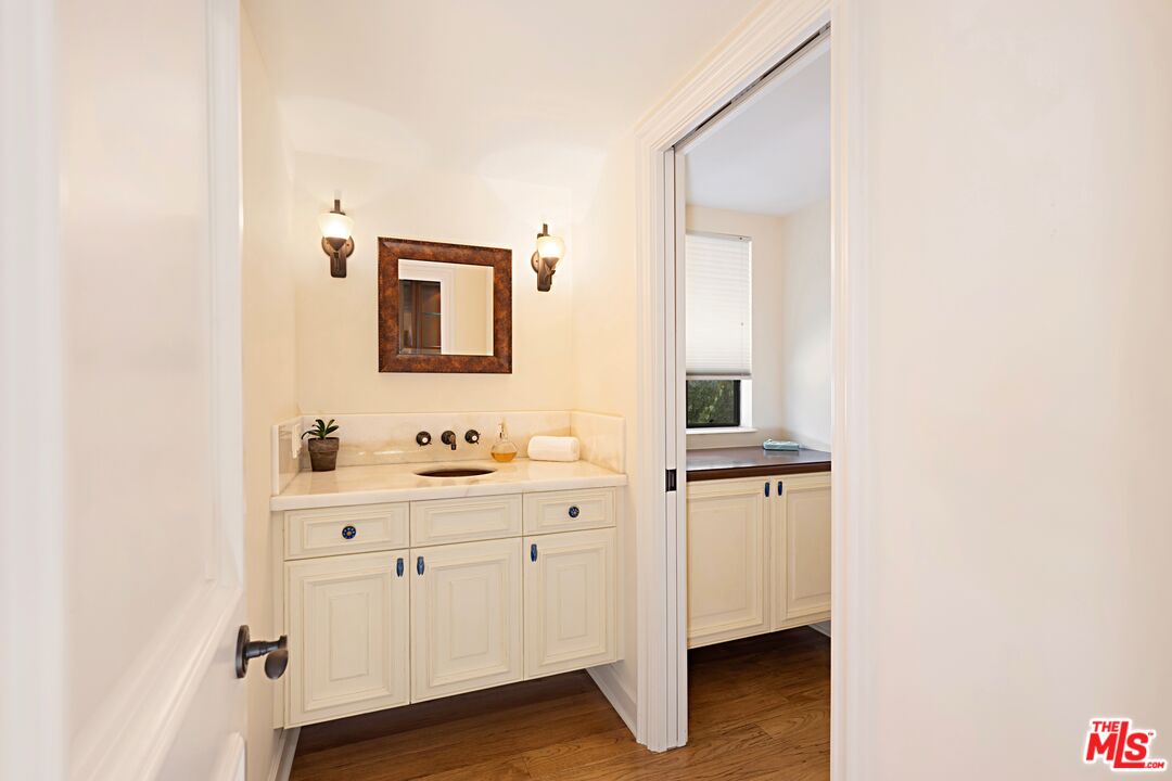 Pacific Palisades, California, 90272, United States, 3 Bedrooms Bedrooms, ,2 BathroomsBathrooms,Residential,For Sale,1926101