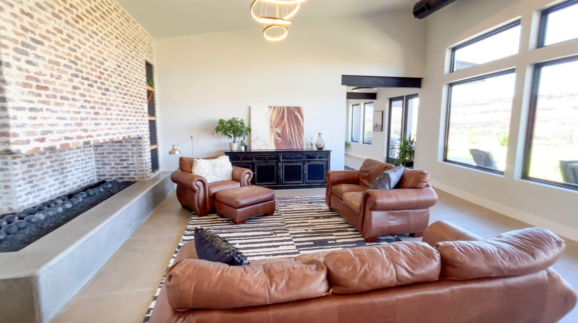 Washington, Utah, 84780, United States, 4 Bedrooms Bedrooms, ,4 BathroomsBathrooms,Residential,For Sale,1998221