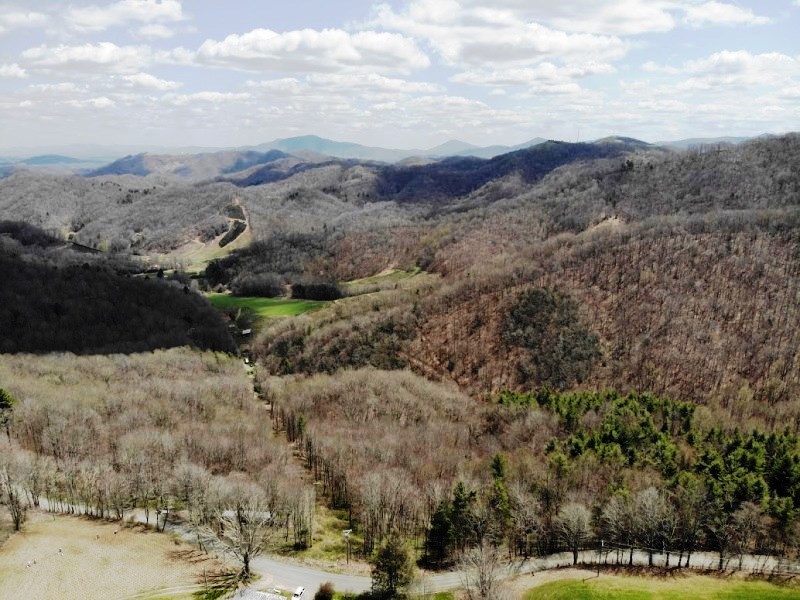 Lansing, North Carolina, 28643, United States, 1 Bedroom Bedrooms, ,1 BathroomBathrooms,Residential,For Sale,1974304