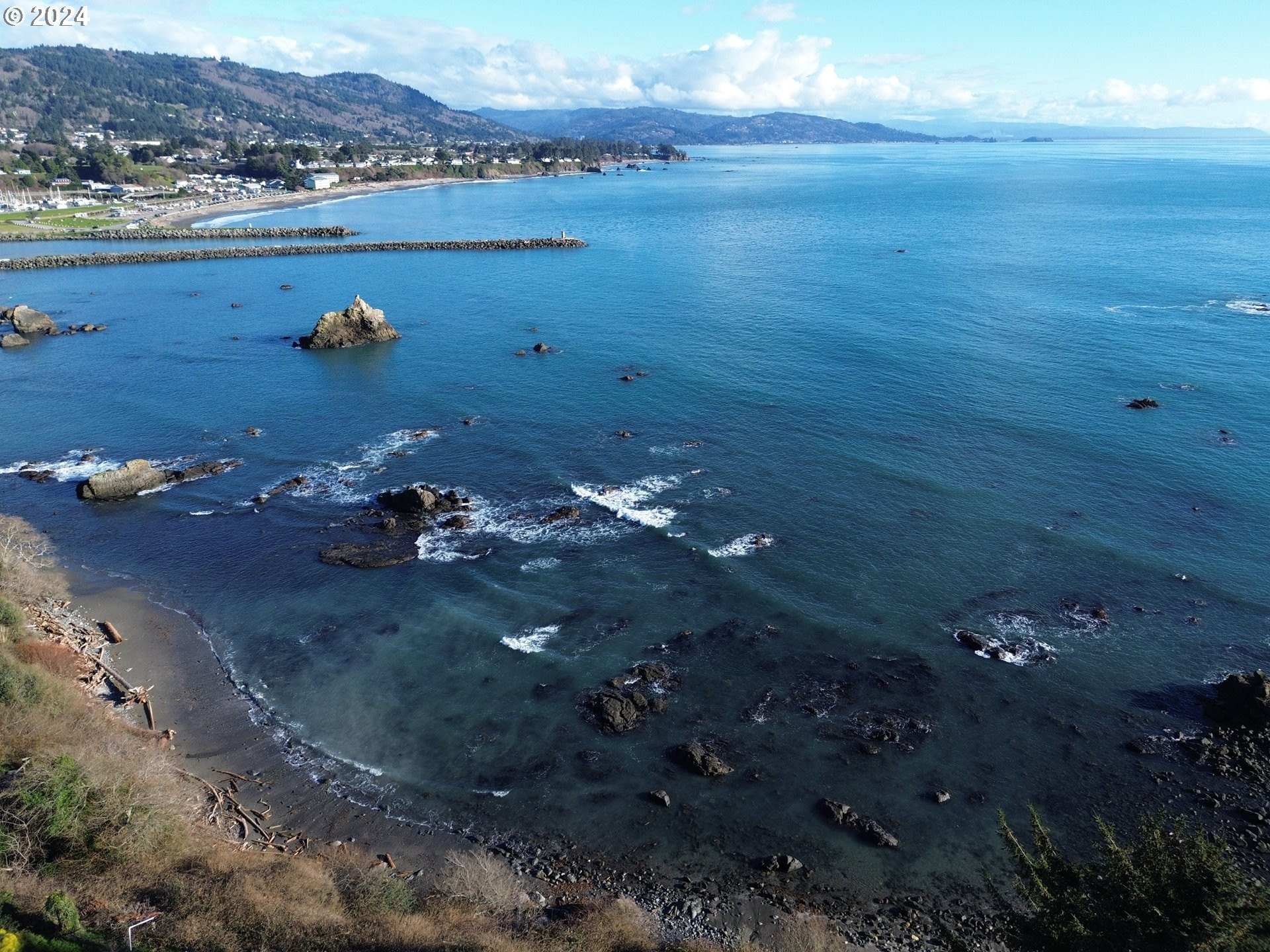 Brookings, Oregon, 97415, United States, 3 Bedrooms Bedrooms, ,3 BathroomsBathrooms,Residential,For Sale,1981065