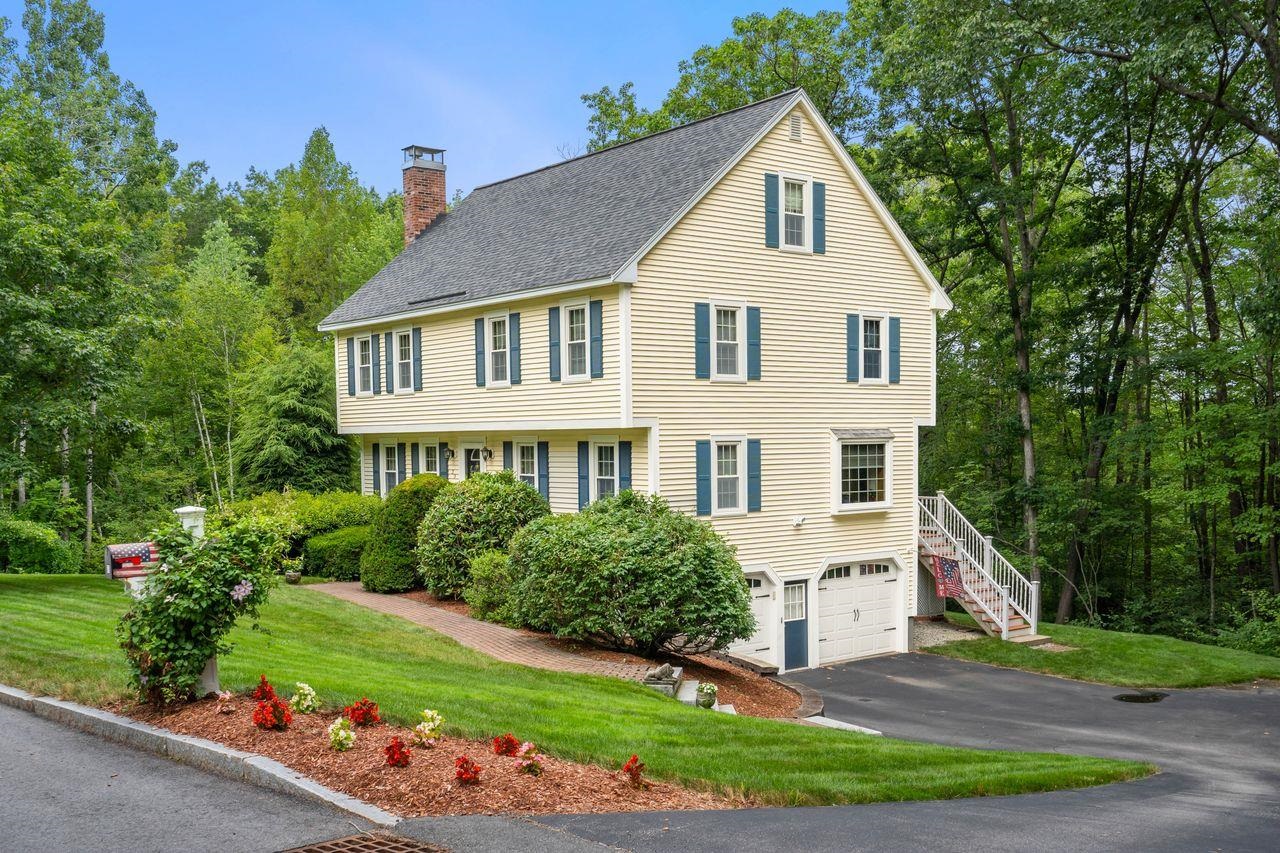 Hooksett, New Hampshire, 03106, United States, 3 Bedrooms Bedrooms, ,2 BathroomsBathrooms,Residential,For Sale,1897841