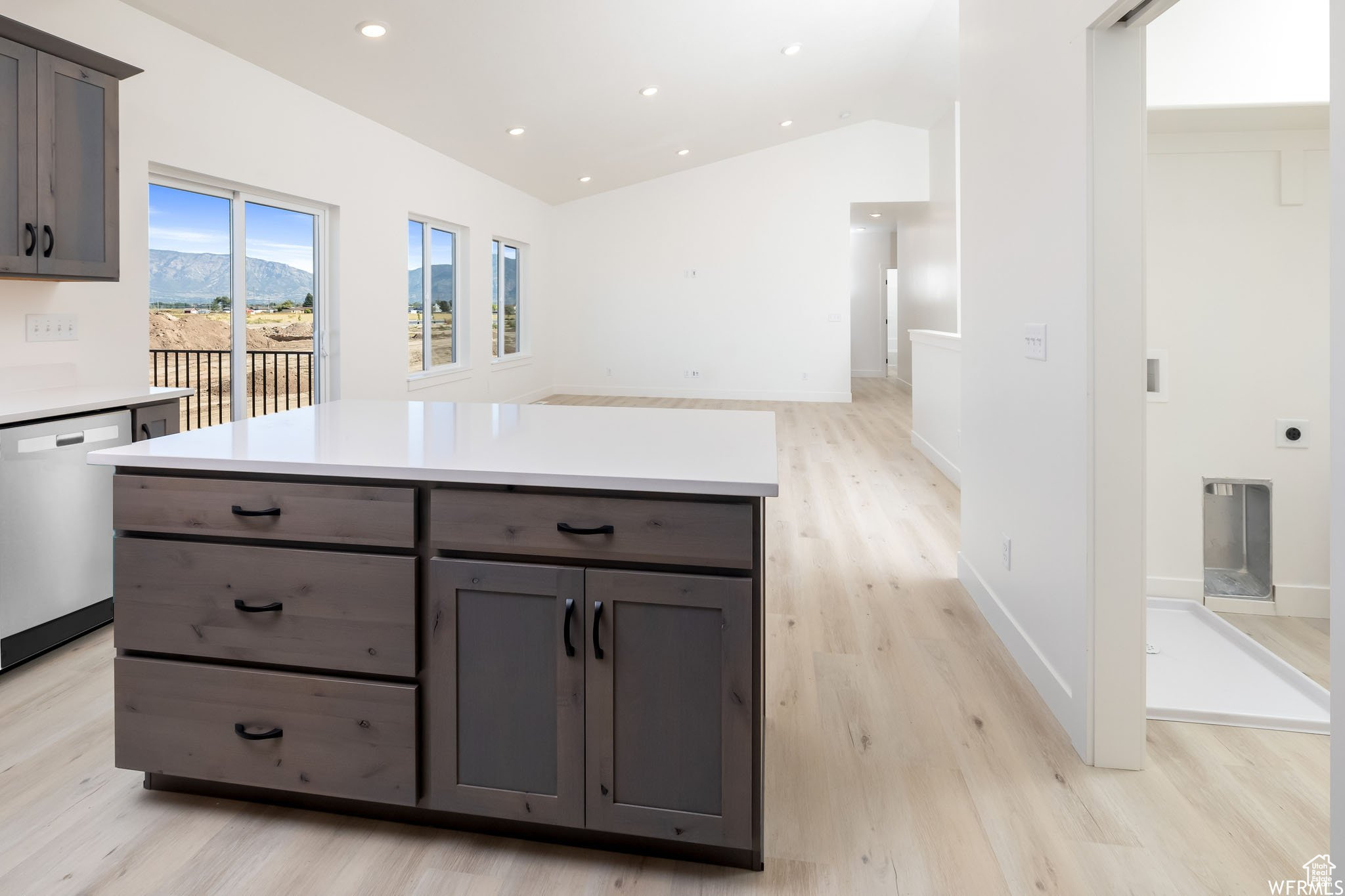 Hyrum, Utah, 84319, United States, 3 Bedrooms Bedrooms, ,2 BathroomsBathrooms,Residential,For Sale,1929155