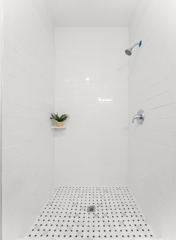 Marlborough, Massachusetts, 01752, United States, 2 Bedrooms Bedrooms, ,3 BathroomsBathrooms,Residential,For Sale,1891065
