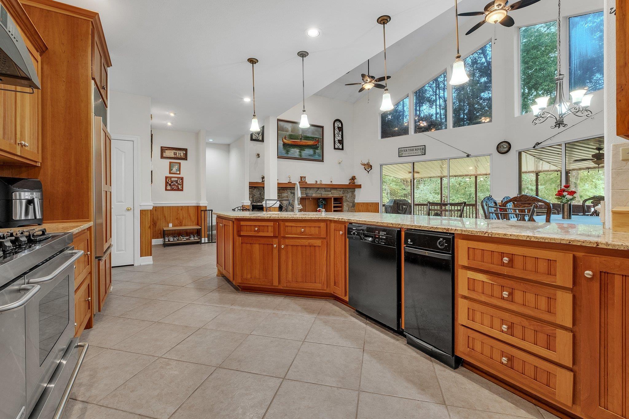 Quincy, Florida, 32351, United States, 3 Bedrooms Bedrooms, ,2 BathroomsBathrooms,Residential,For Sale,1804013