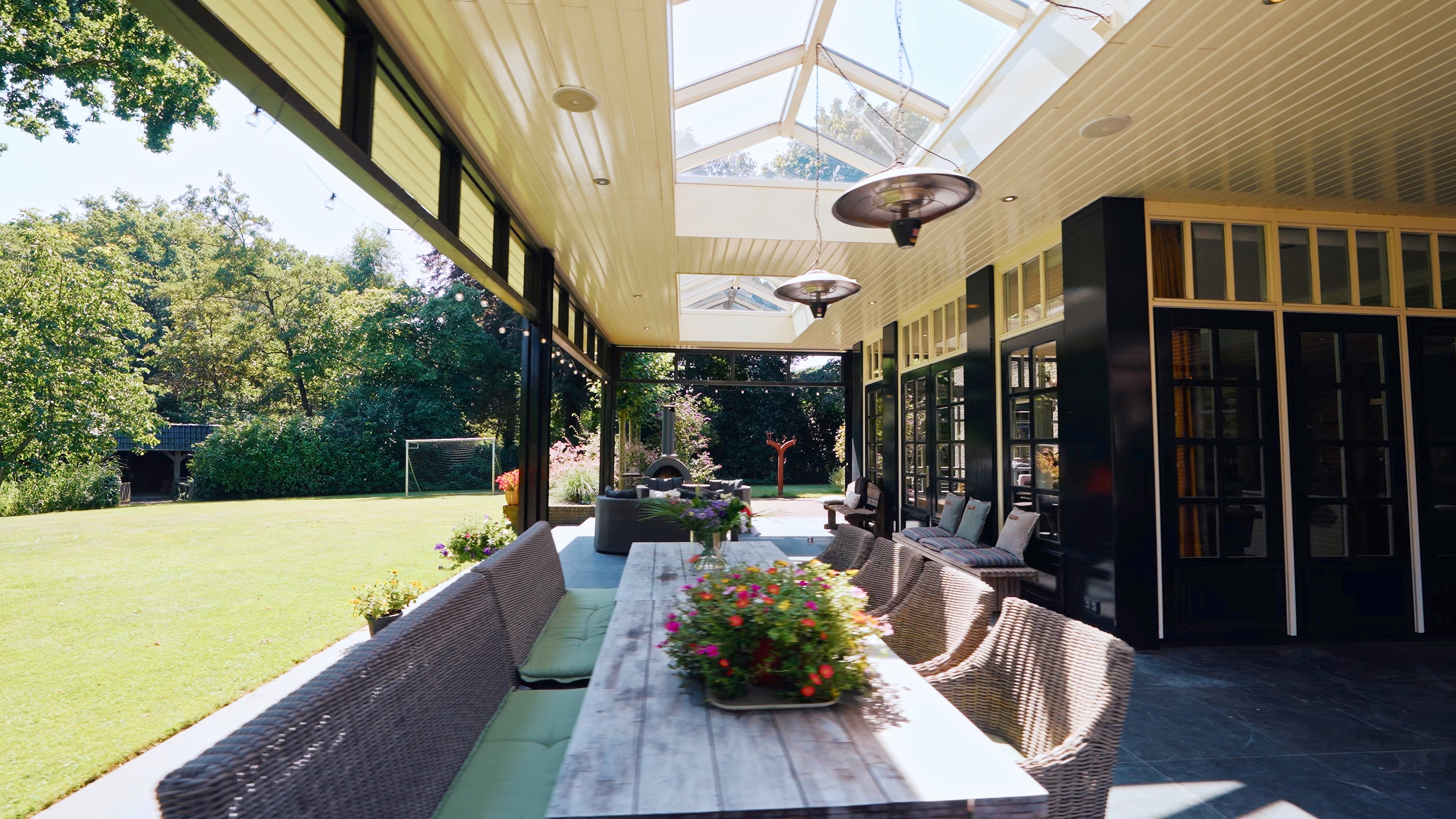  Stately elegance with a contemporary soul – a unique family residence - 物件實景