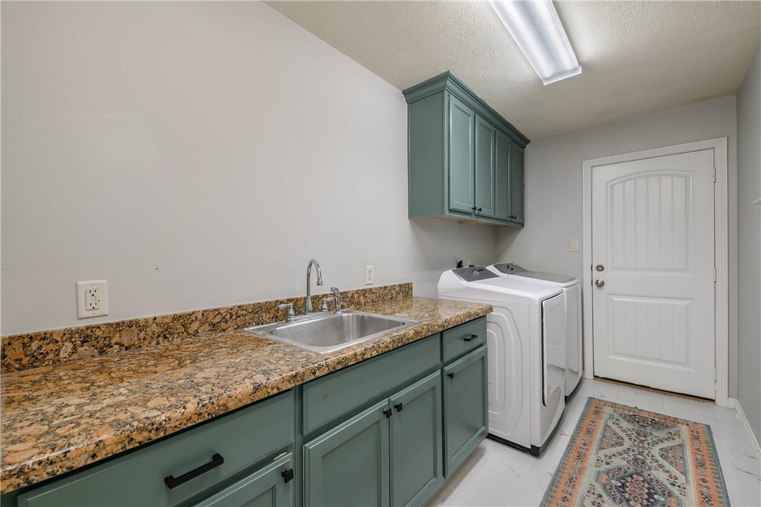 College Station, Texas, 77845, United States, 5 Bedrooms Bedrooms, ,4 BathroomsBathrooms,Residential,For Sale,1979920