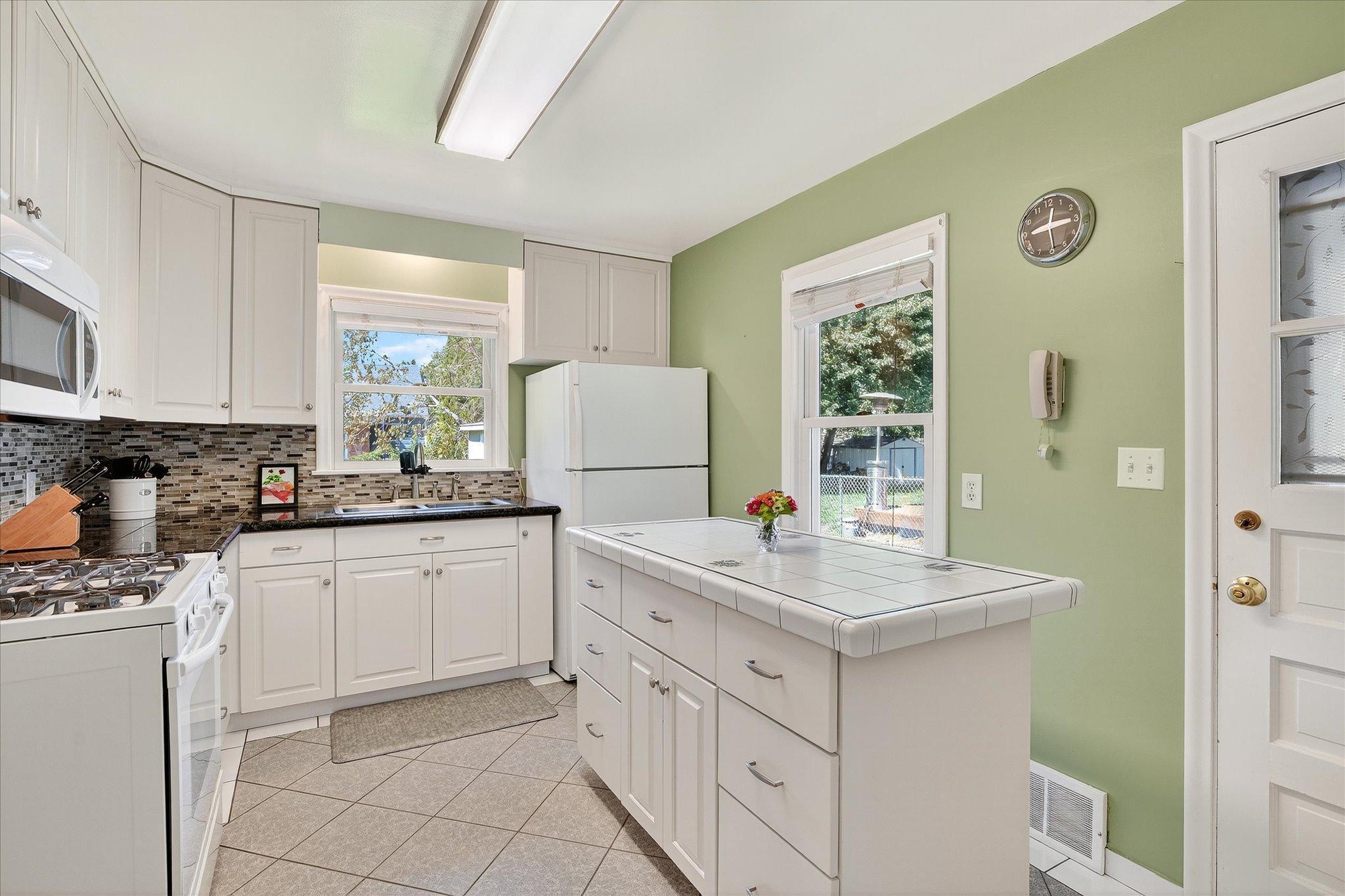 Edina, Minnesota, 55410, United States, 3 Bedrooms Bedrooms, ,1 BathroomBathrooms,Residential,For Sale,1941033