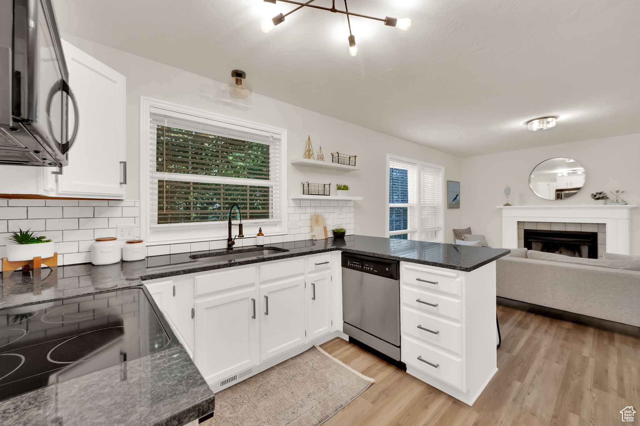Sandy, Utah, 84092, United States, 4 Bedrooms Bedrooms, ,3 BathroomsBathrooms,Residential,For Sale,1926988