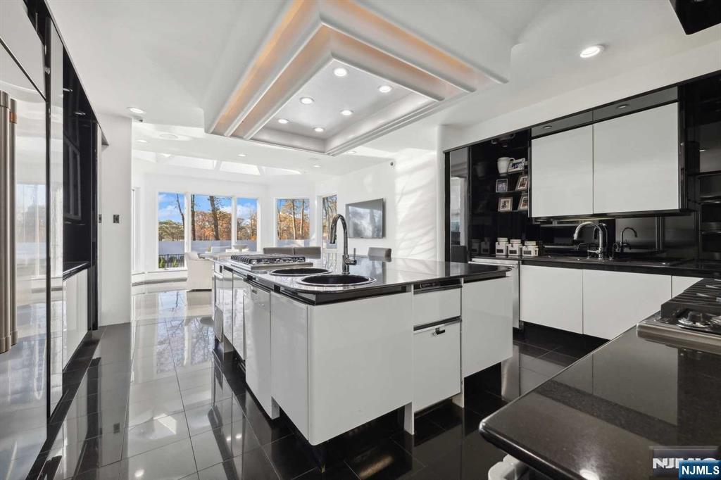 Alpine, New Jersey, 07620, United States, 6 Bedrooms Bedrooms, ,9 BathroomsBathrooms,Residential,For Sale,2000775