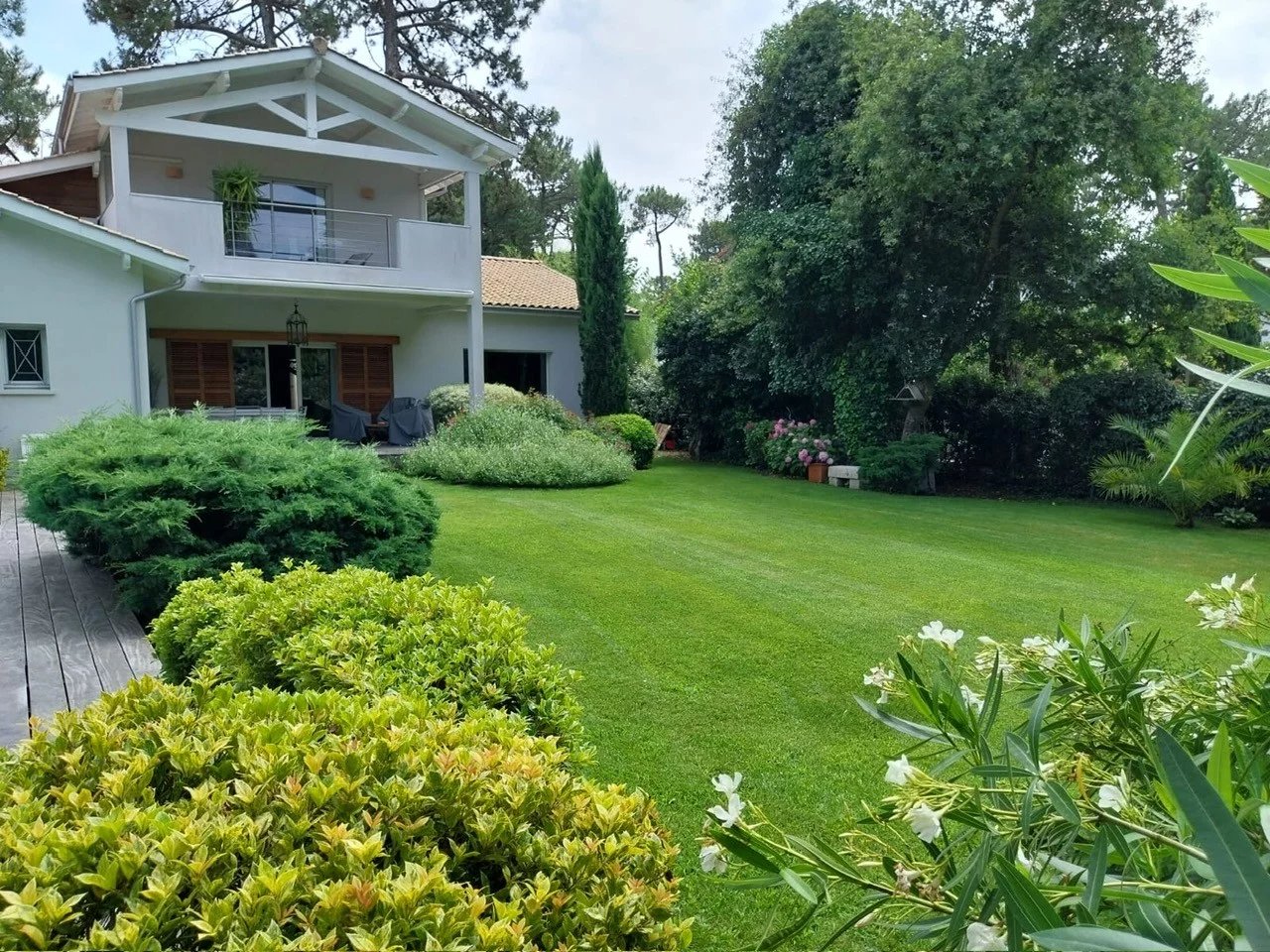 Arcachon, New Aquitaine, 33120, FR, 4 Bedrooms Bedrooms, ,Residential,For Sale,1672062