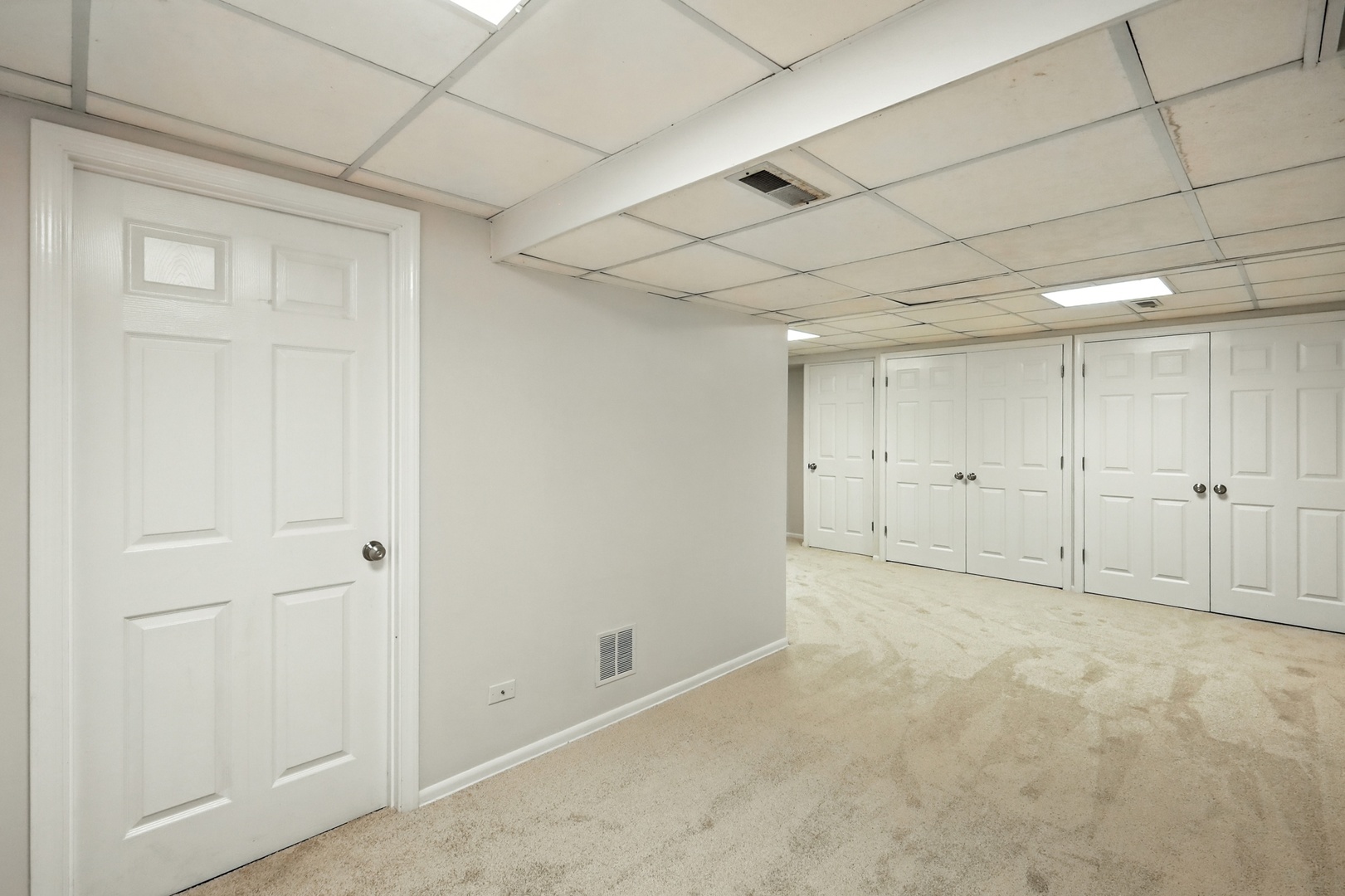 Deerfield, Illinois, 60015, United States, 4 Bedrooms Bedrooms, ,3 BathroomsBathrooms,Residential,For Sale,1933252