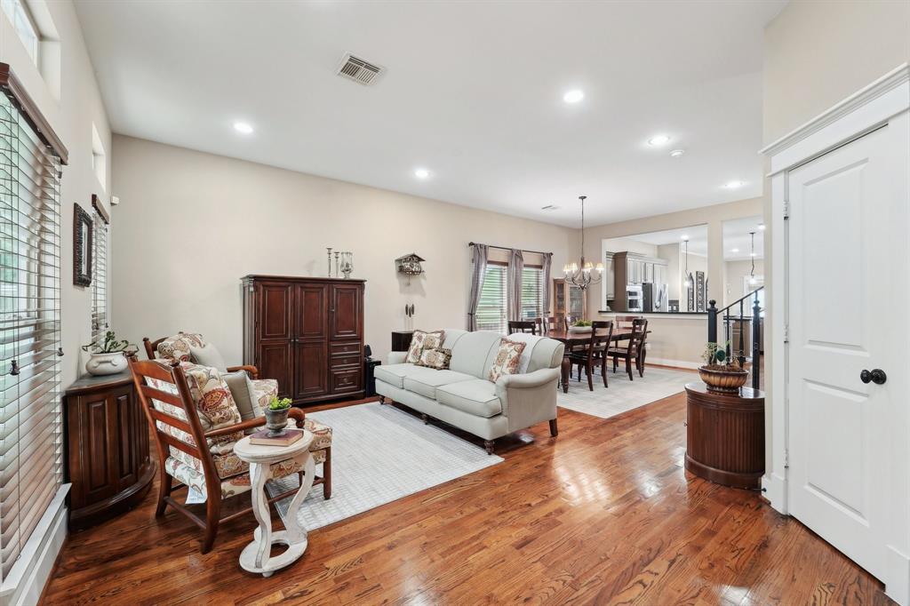 Houston, Texas, 77008, United States, 3 Bedrooms Bedrooms, ,3 BathroomsBathrooms,Residential,For Sale,1931769