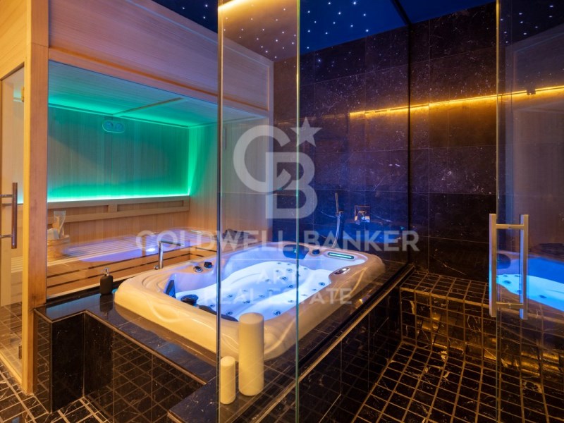 Marbella, Andalusia, ES, 5 Bedrooms Bedrooms, ,6 BathroomsBathrooms,Residential,For Sale,1804123