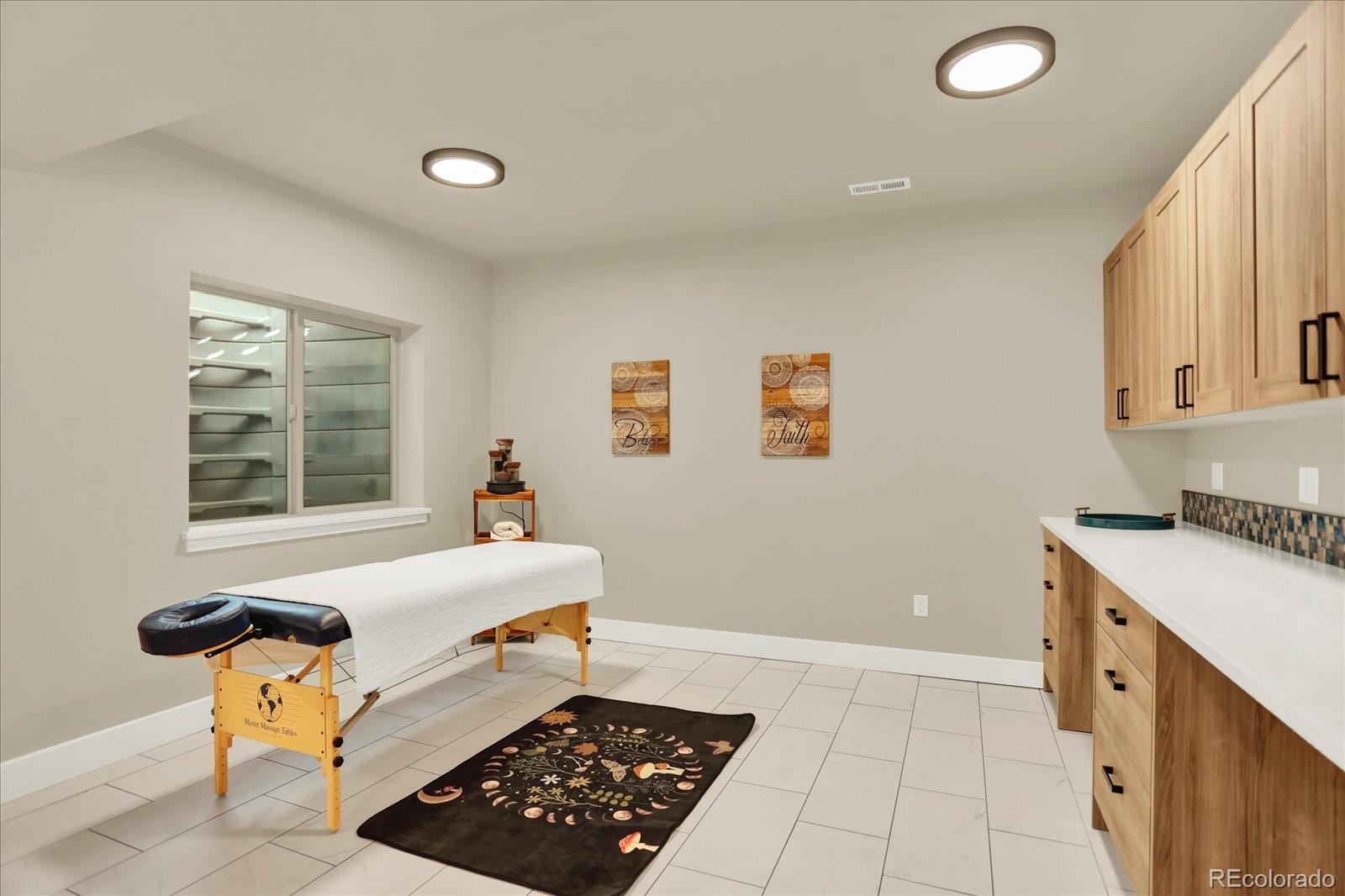 Colorado Springs, Colorado, 80908, United States, 4 Bedrooms Bedrooms, ,Residential,For Sale,1976551