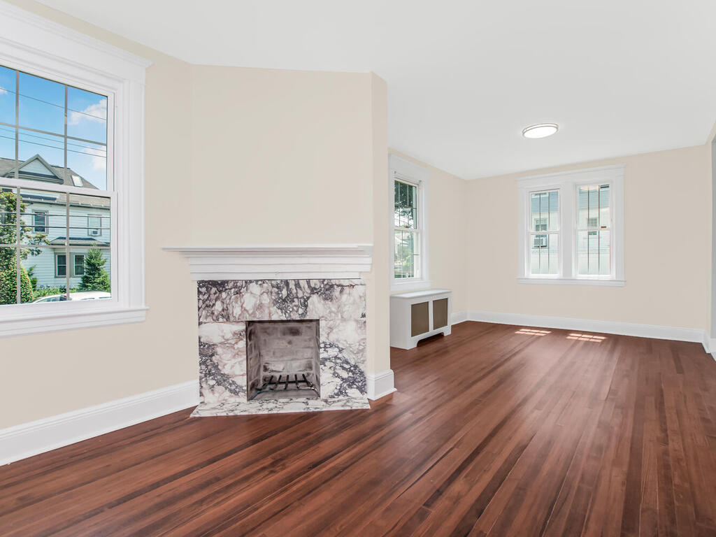 Yonkers, New York, 10701, United States, 6 Bedrooms Bedrooms, ,3 BathroomsBathrooms,Residential,For Sale,1904249